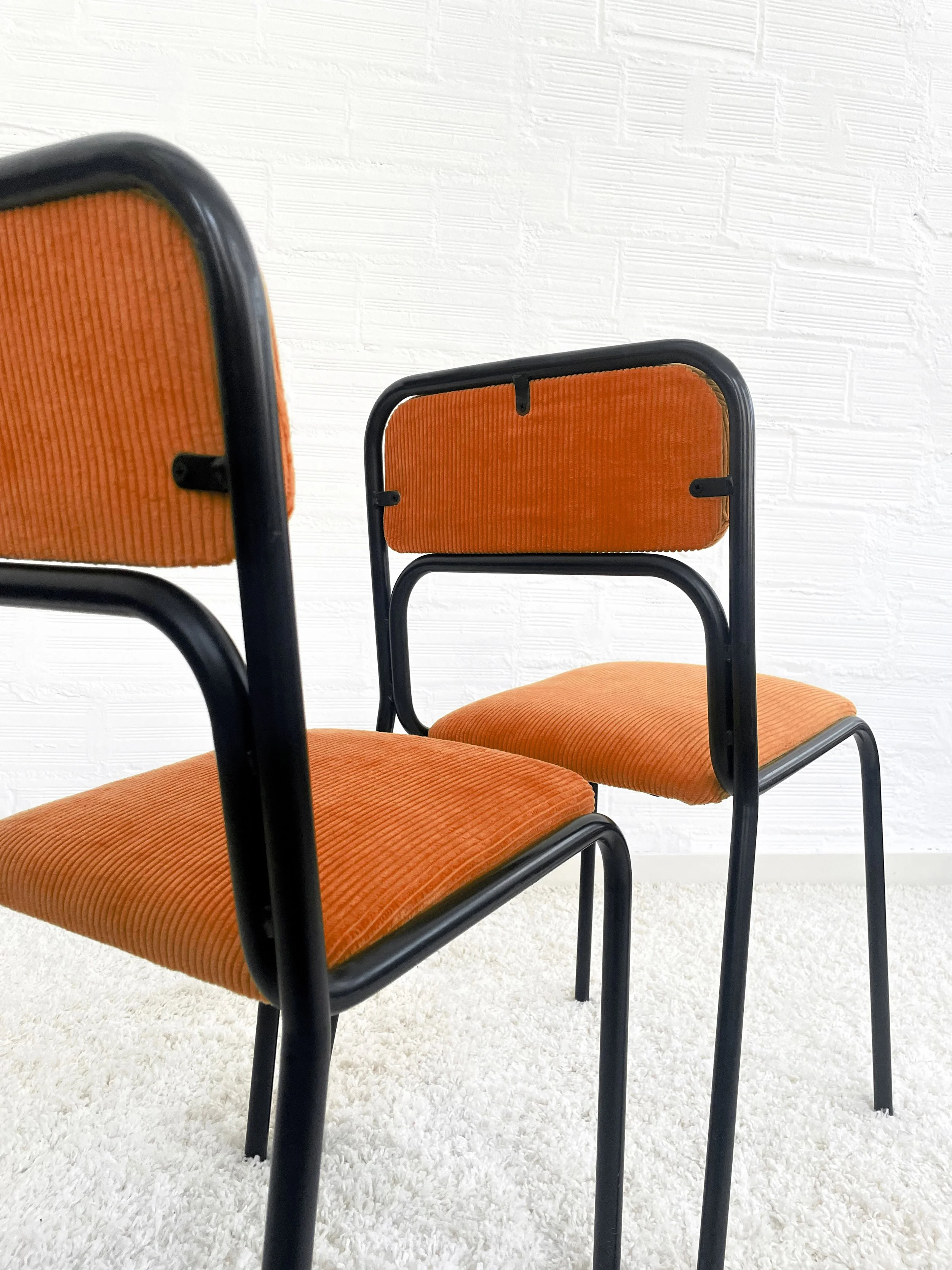 Sillas Bauhaus de los años 70. Italia. Tapizado pana naranja. Monda Lironda vintage
