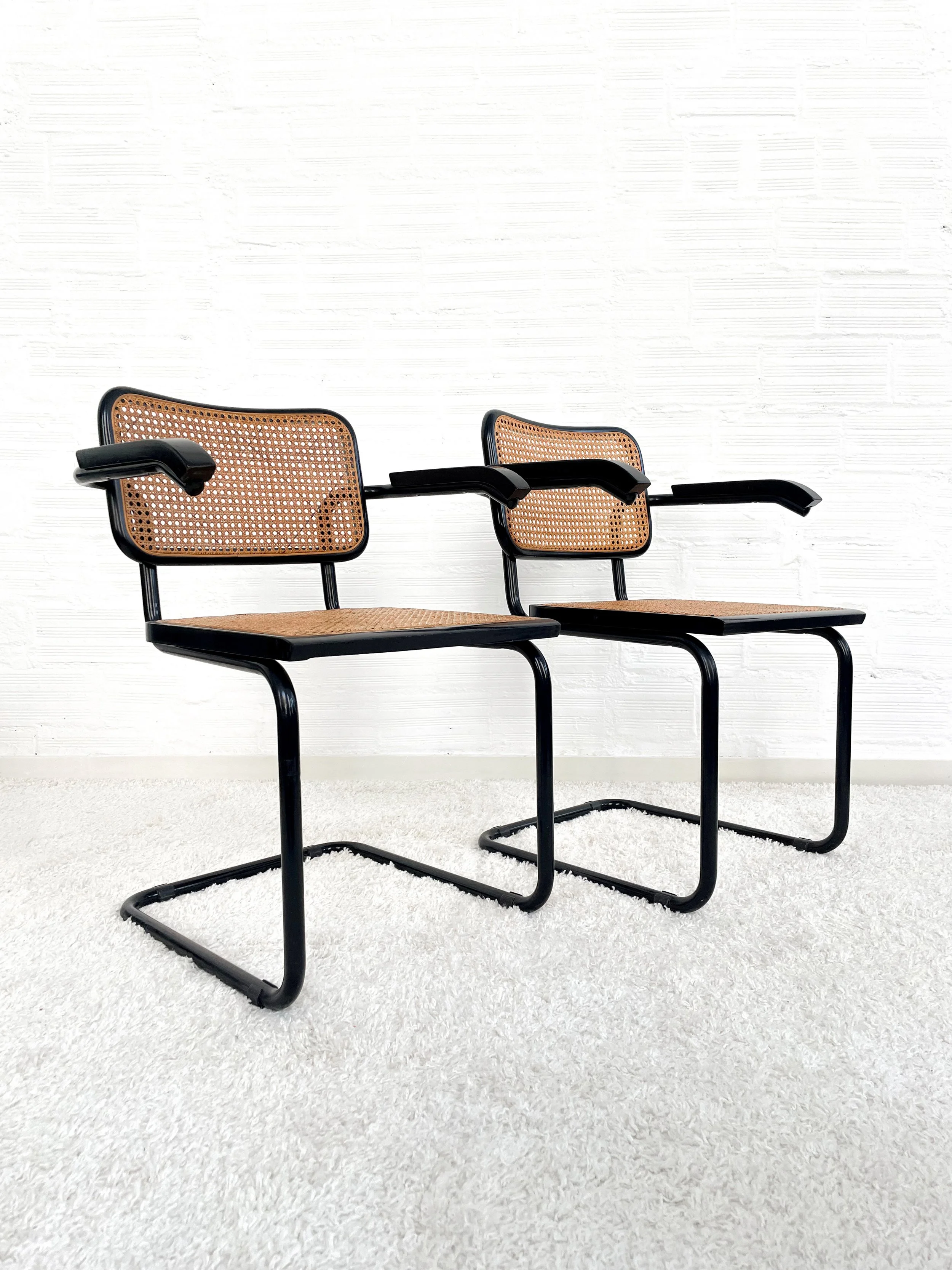 Silla Cesca B32. Estructura lacada en negro. Monda Lironda Vintage