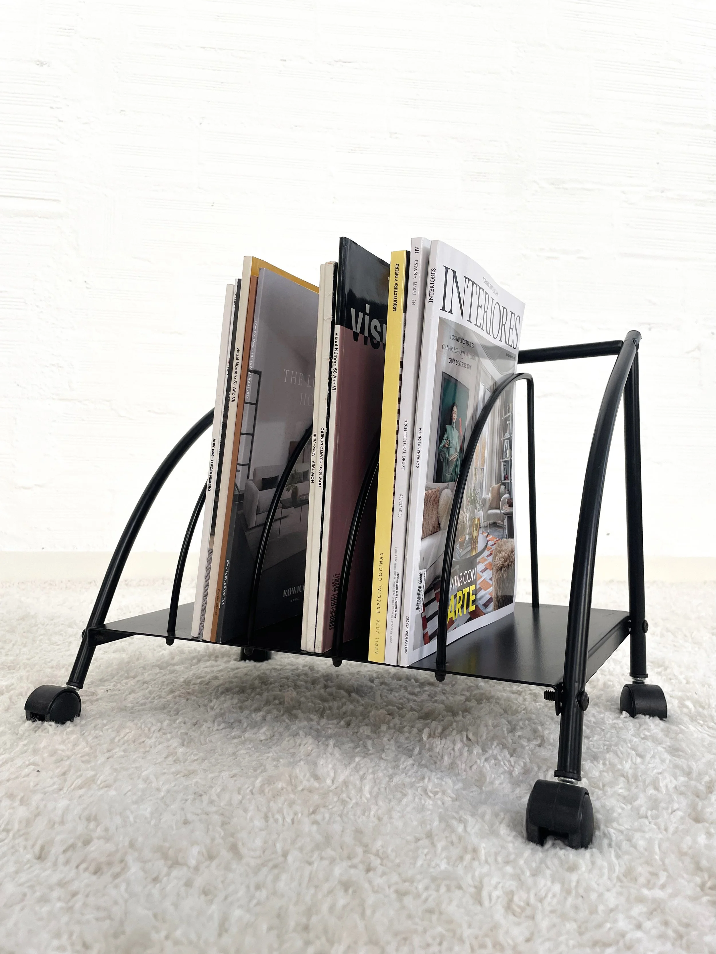 Revistero / soporte para vinilos con ruedas. 90s. Monda Lironda Vintage