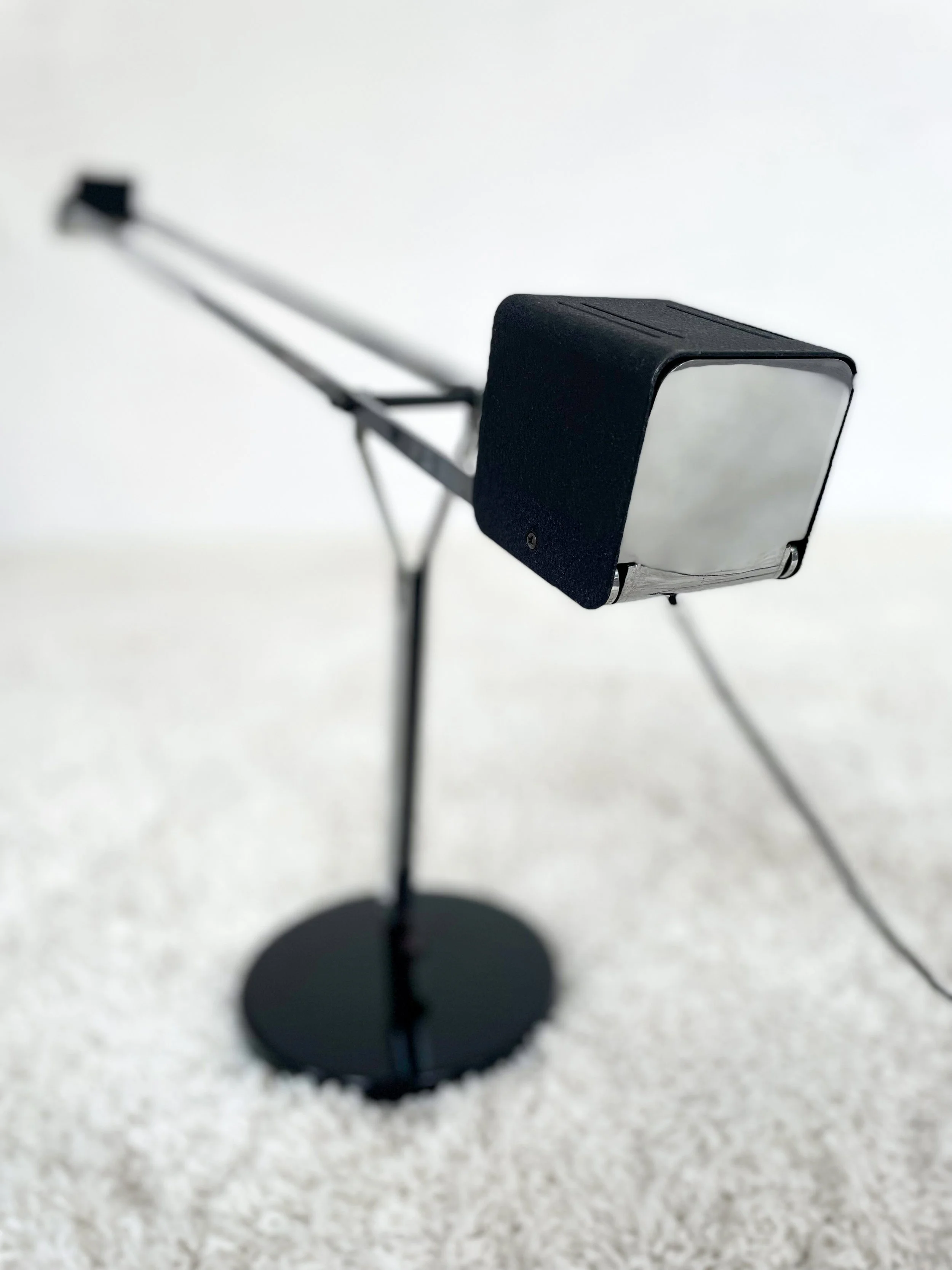 Lámpara de mesa FASE. Modelo Cisne. 80s. Monda Lironda Vintage