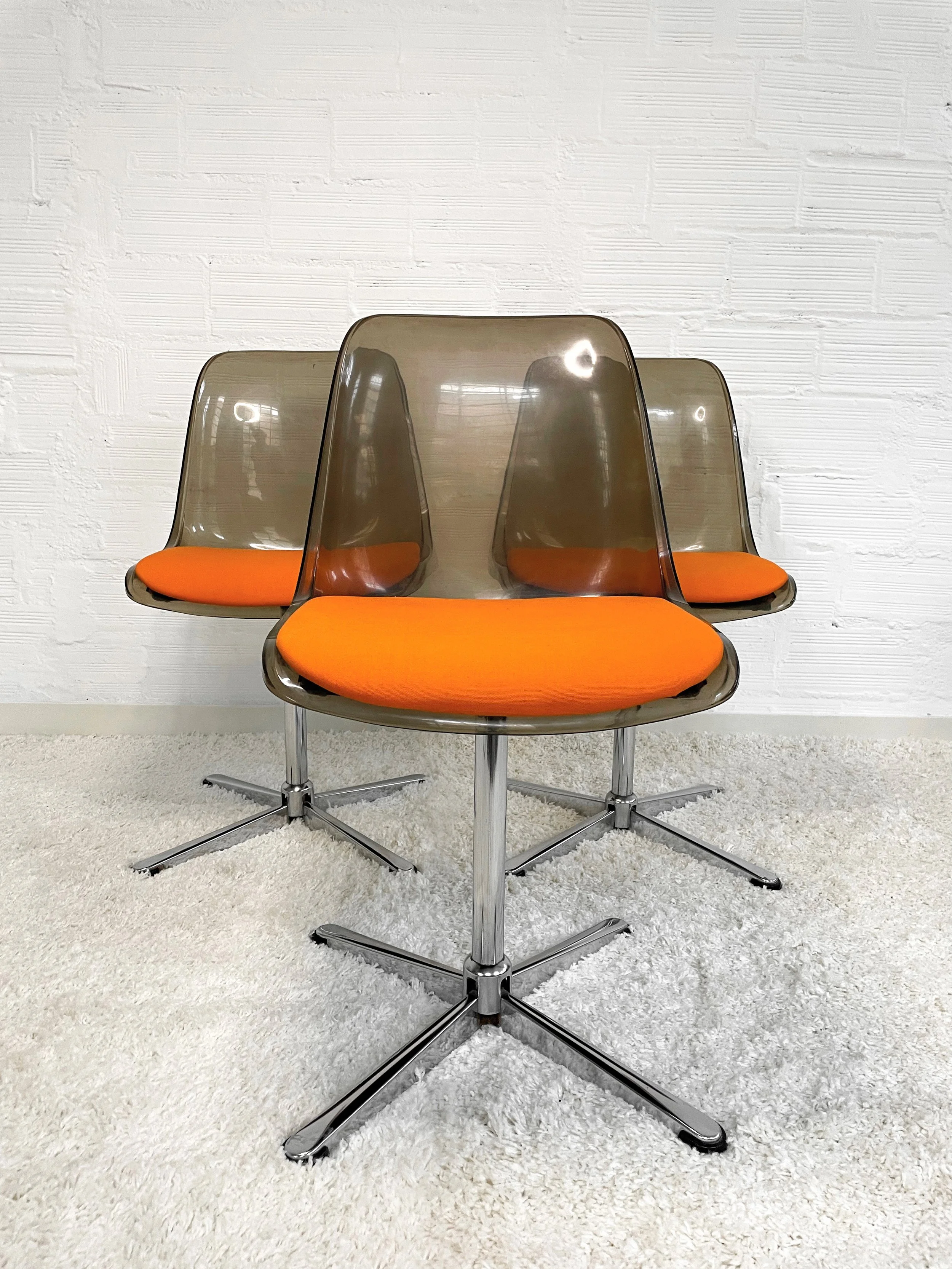 Silla Tulip en plexiglás. Space age. Tacke Sitzmobel. Alemania 70s. Monda Lironda Vintage