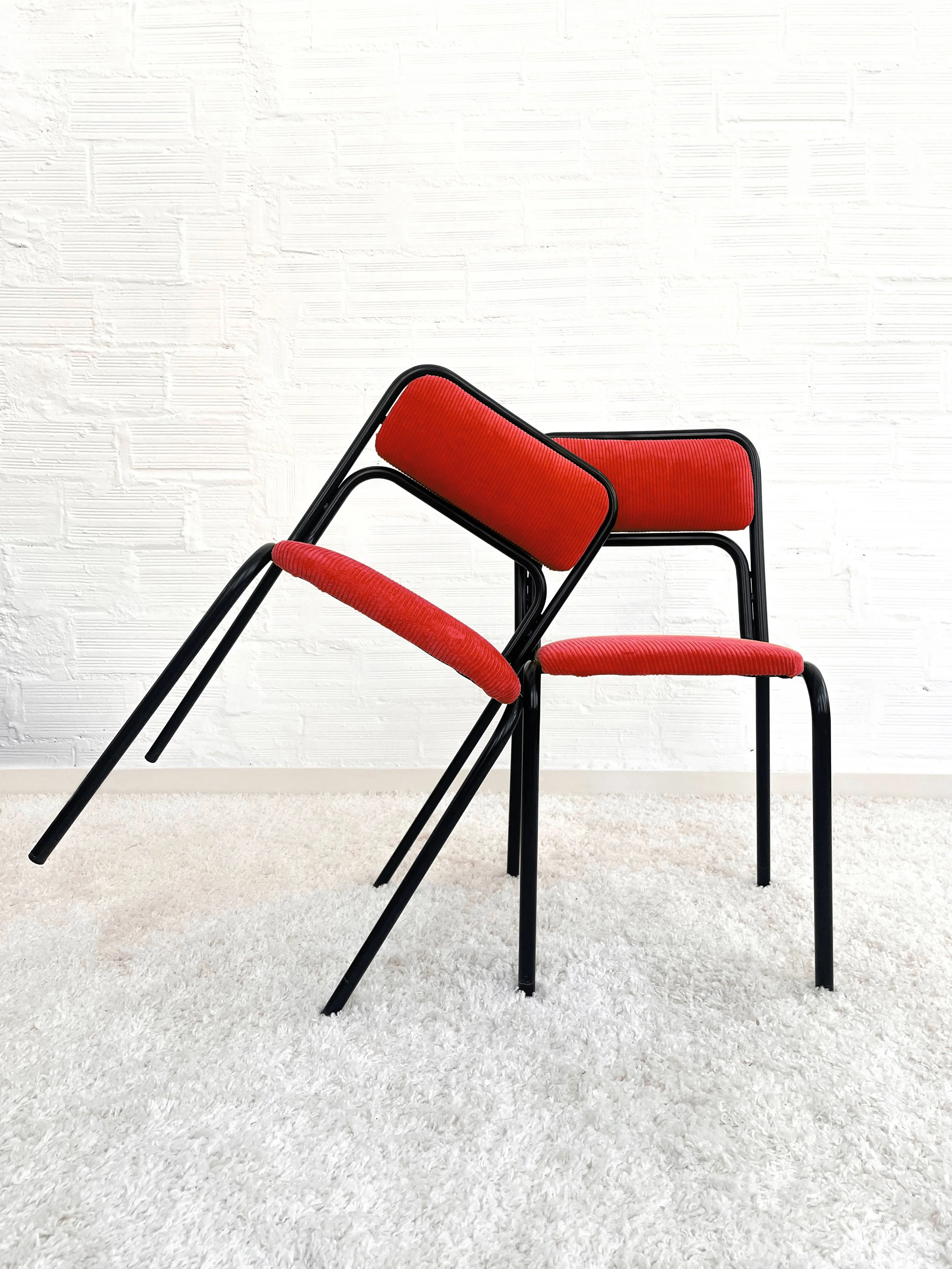 Sillas Bauhaus de los años 70. Italia. Tapizado rojo. Monda Lironda Vintage