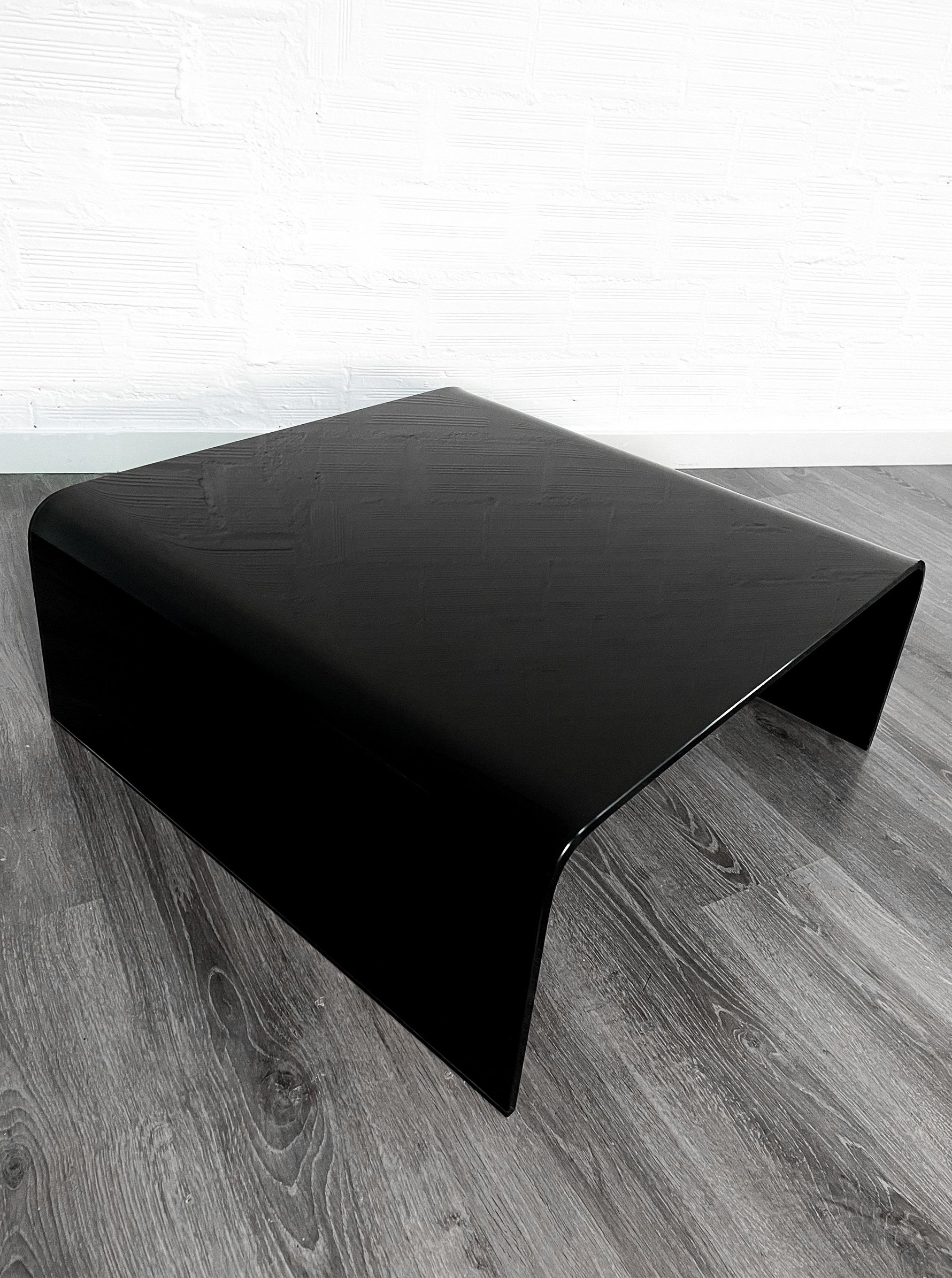 Mesa de centro cristal curvado negro. 60s- 70s. Monda Lironda Vintage