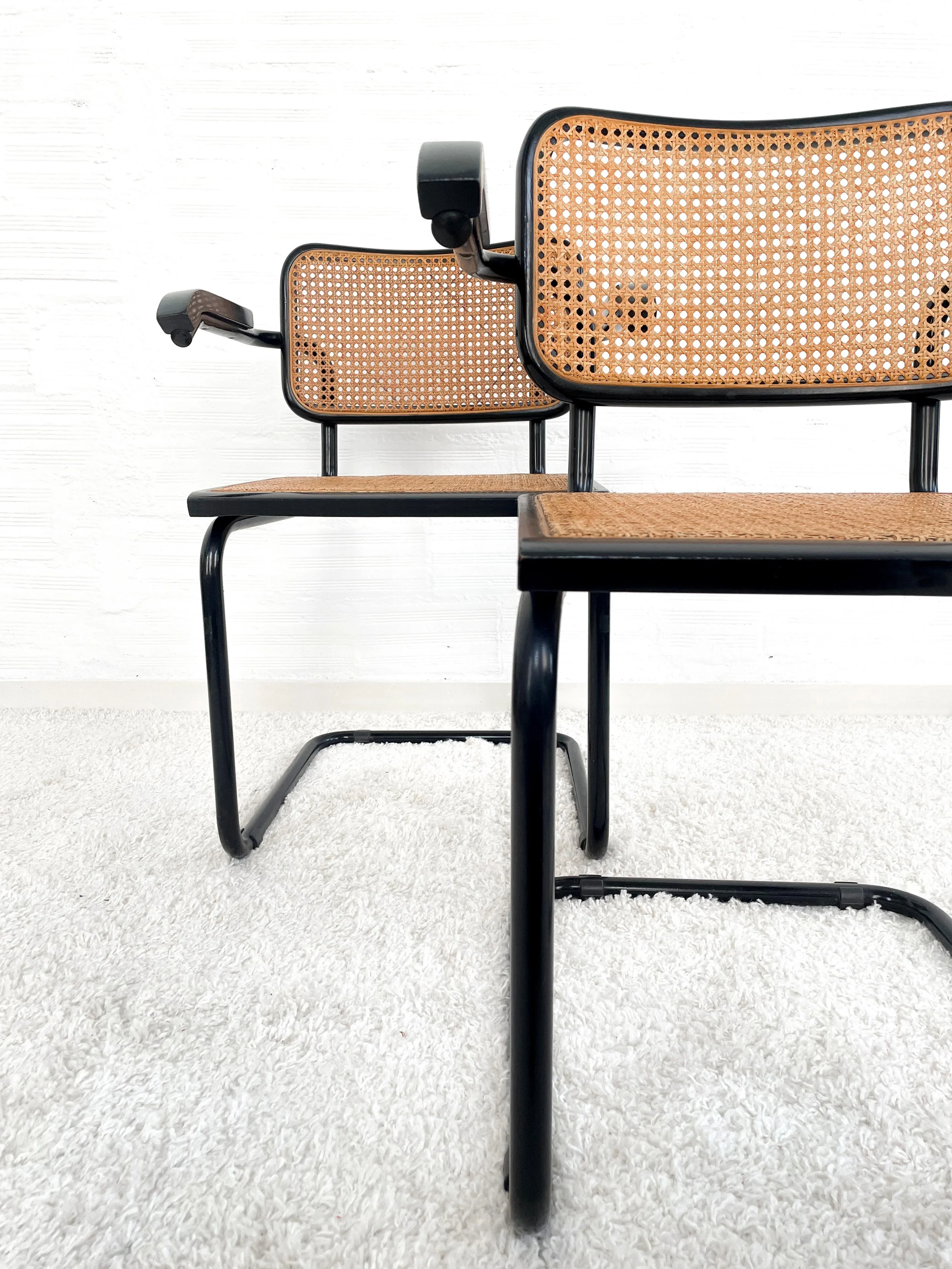 Silla Cesca B32. Estructura lacada en negro. Monda Lironda Vintage