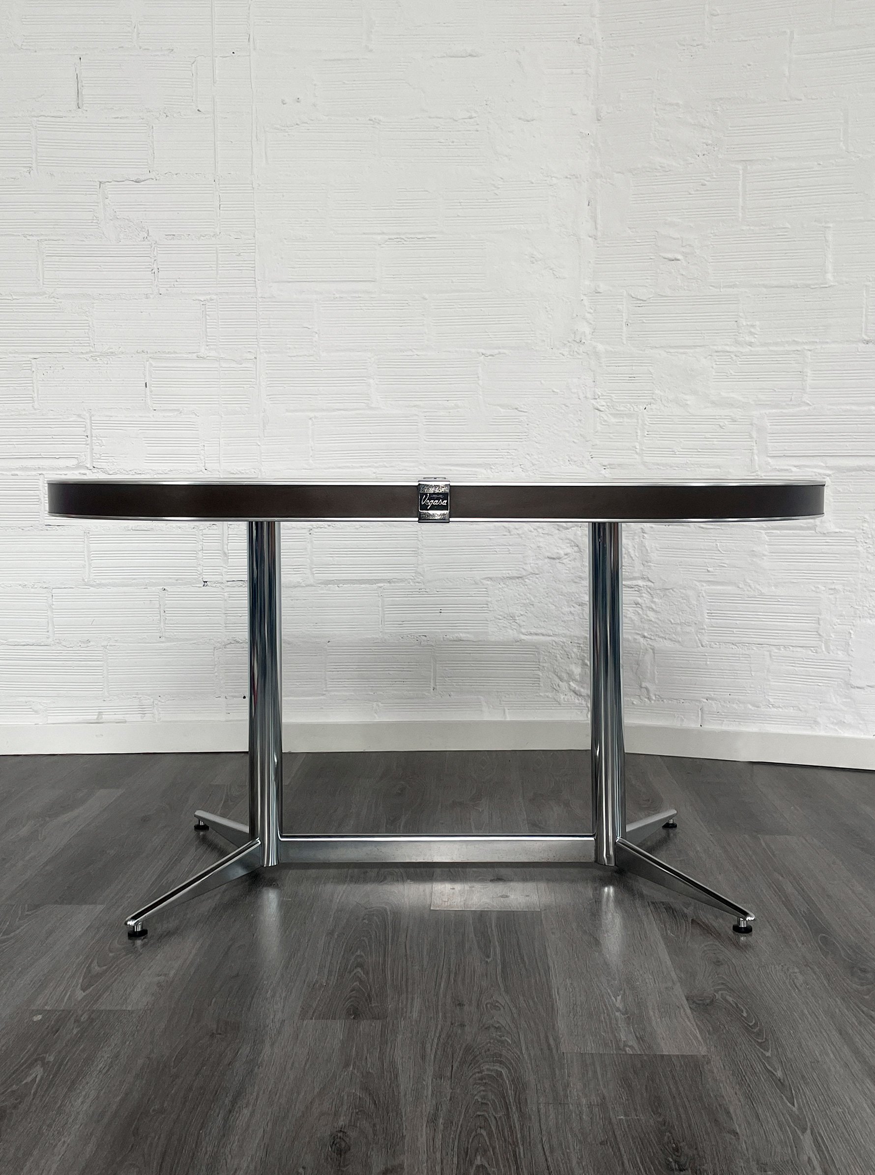 Mesa comedor ovalada Vegasa. 60s. Monda Lironda Vintage