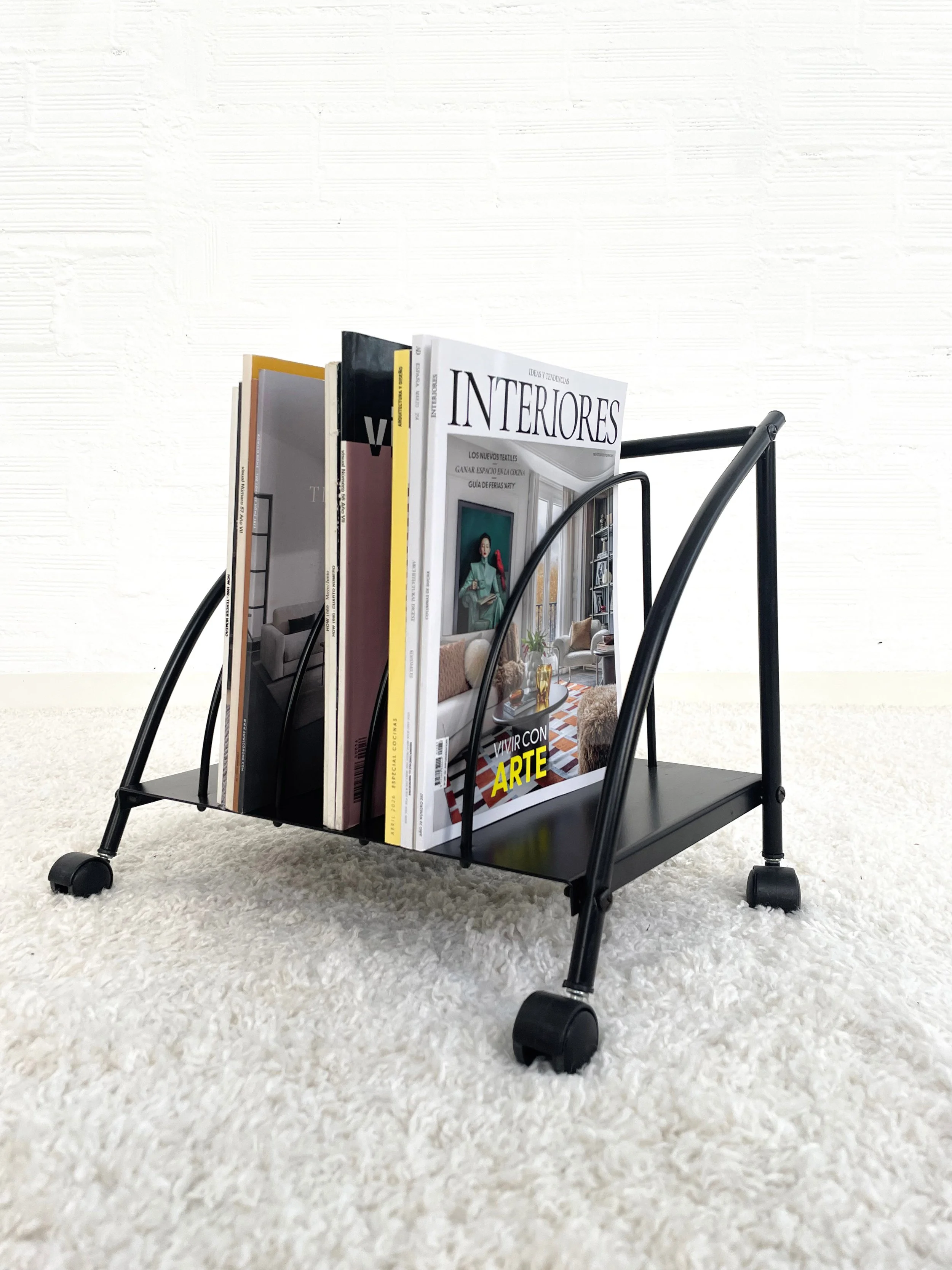 Revistero / soporte para vinilos con ruedas. 90s. Monda Lironda Vintage