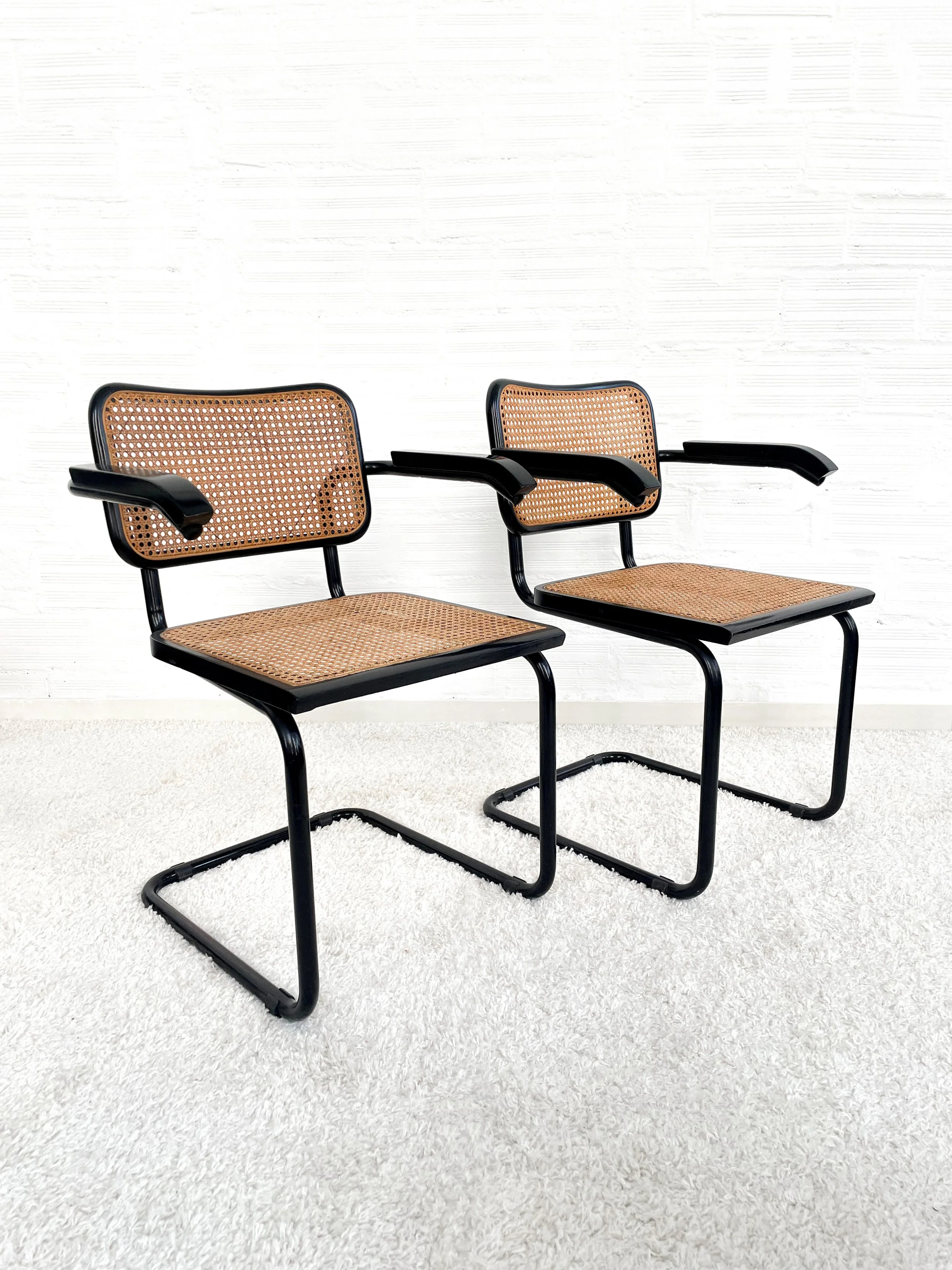 Silla Cesca B32. Estructura lacada en negro. Monda Lironda Vintage