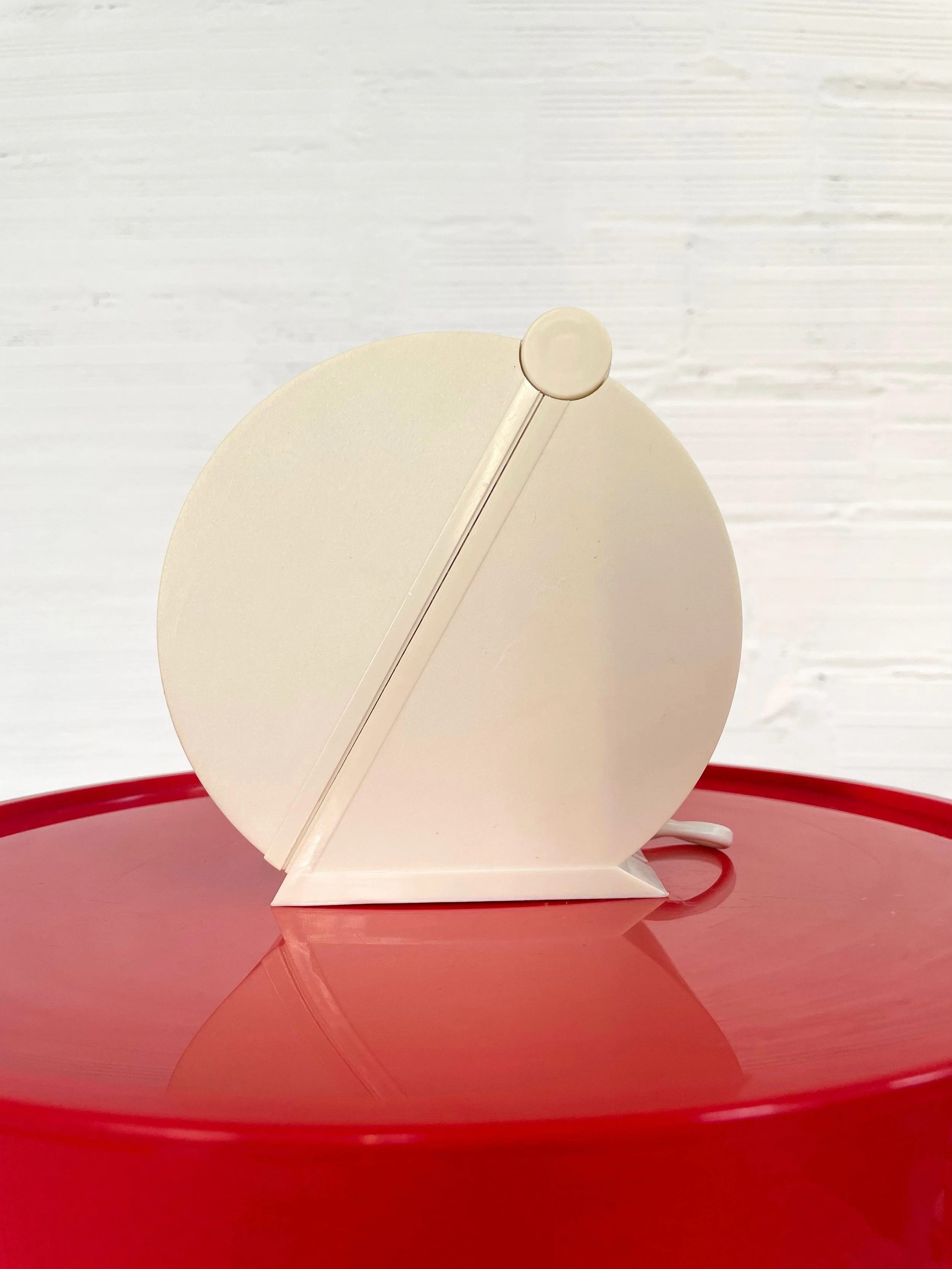 Lámpara de mesa modelo Disco de Mario Bertorelle. Italia, años 70. Monda Lironda Vintage