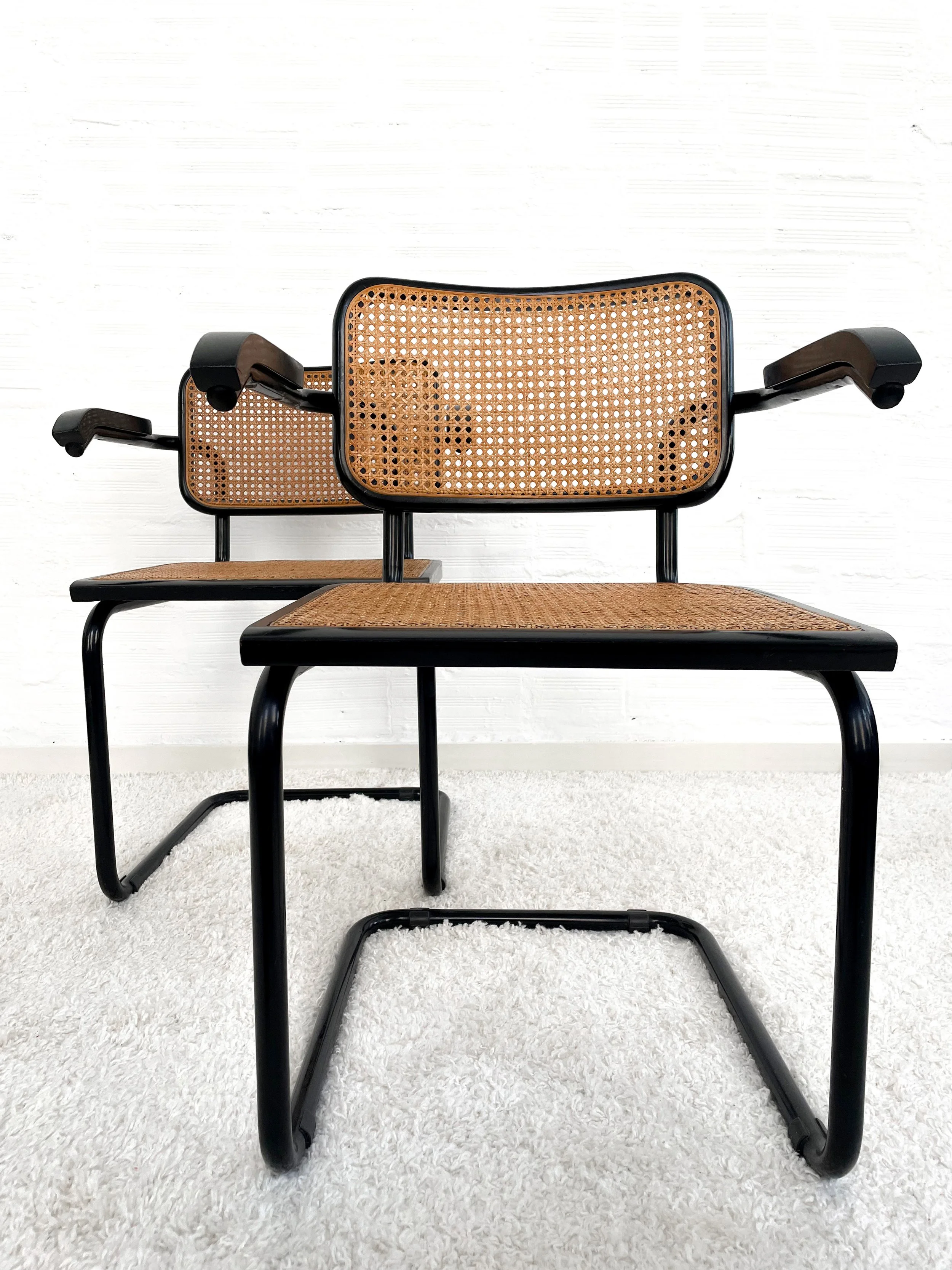 Silla Cesca B32. Estructura lacada en negro. Monda Lironda Vintage