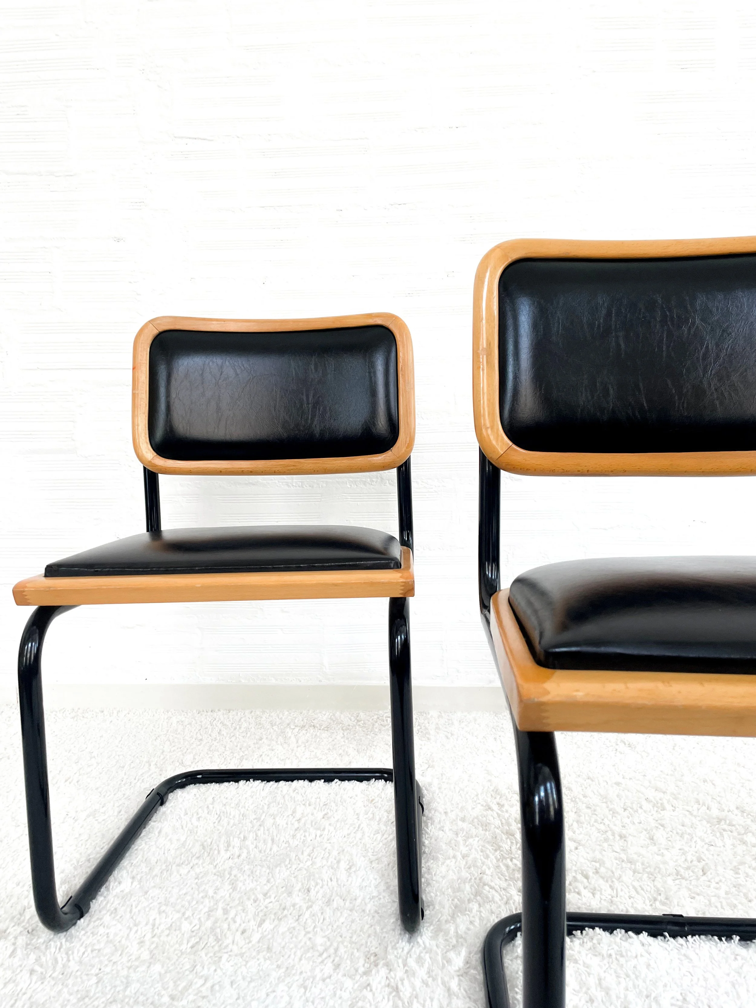 Silla Cesca B32. Tapizada y estructura lacada. Monda Lironda Vintage
