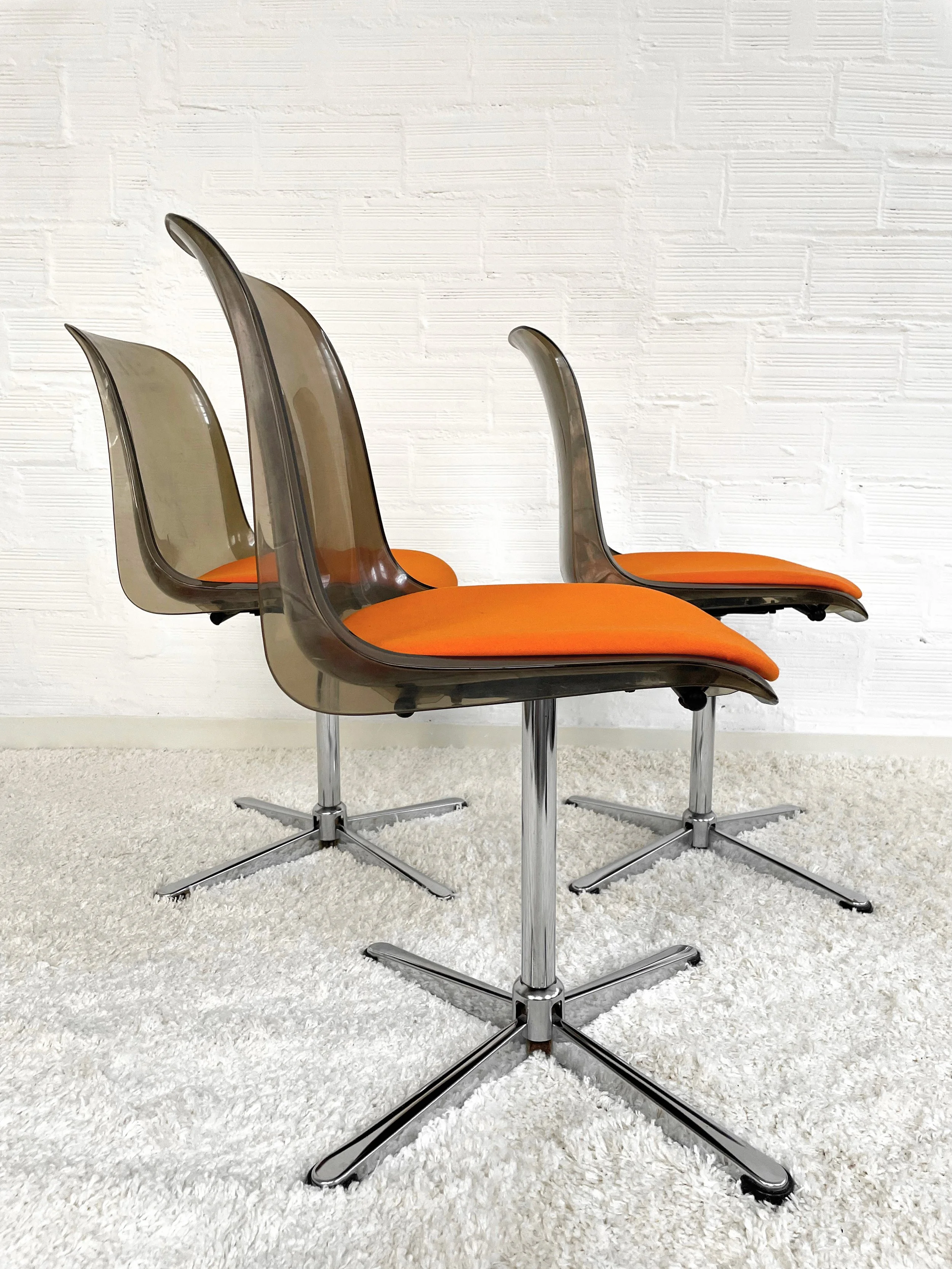 Silla Tulip en plexiglás. Space age. Tacke Sitzmobel. Alemania 70s. Monda Lironda Vintage