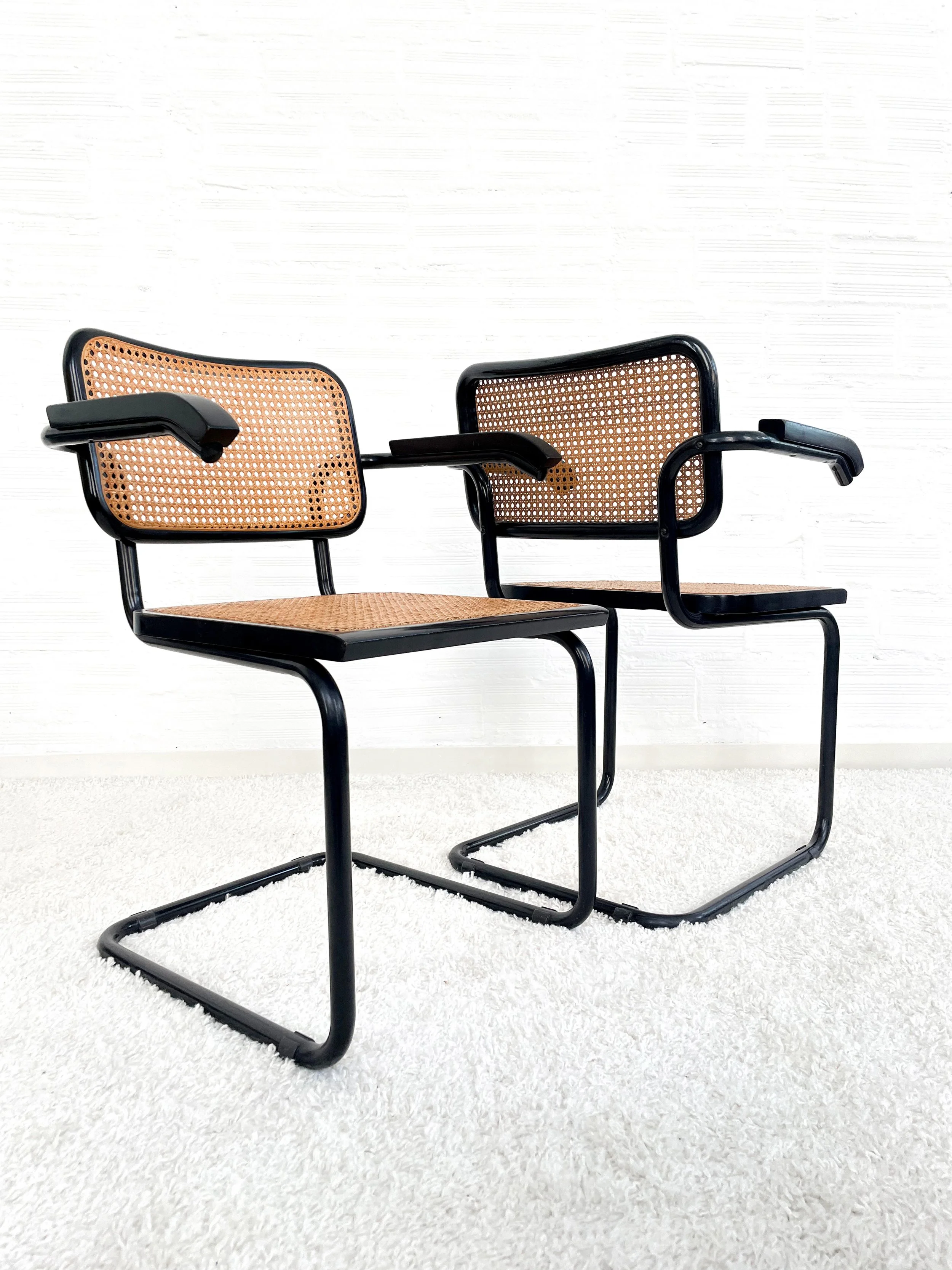 Silla Cesca B32. Estructura lacada en negro. Monda Lironda Vintage