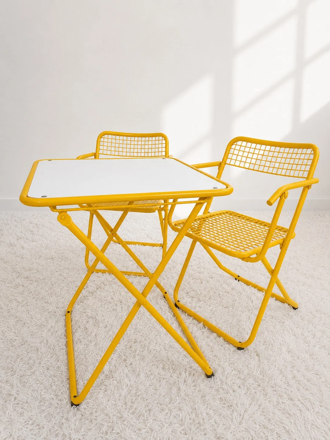 Set de mesa y dos sillas. Federico Giner. España 70s. Monda Lironda Vintage