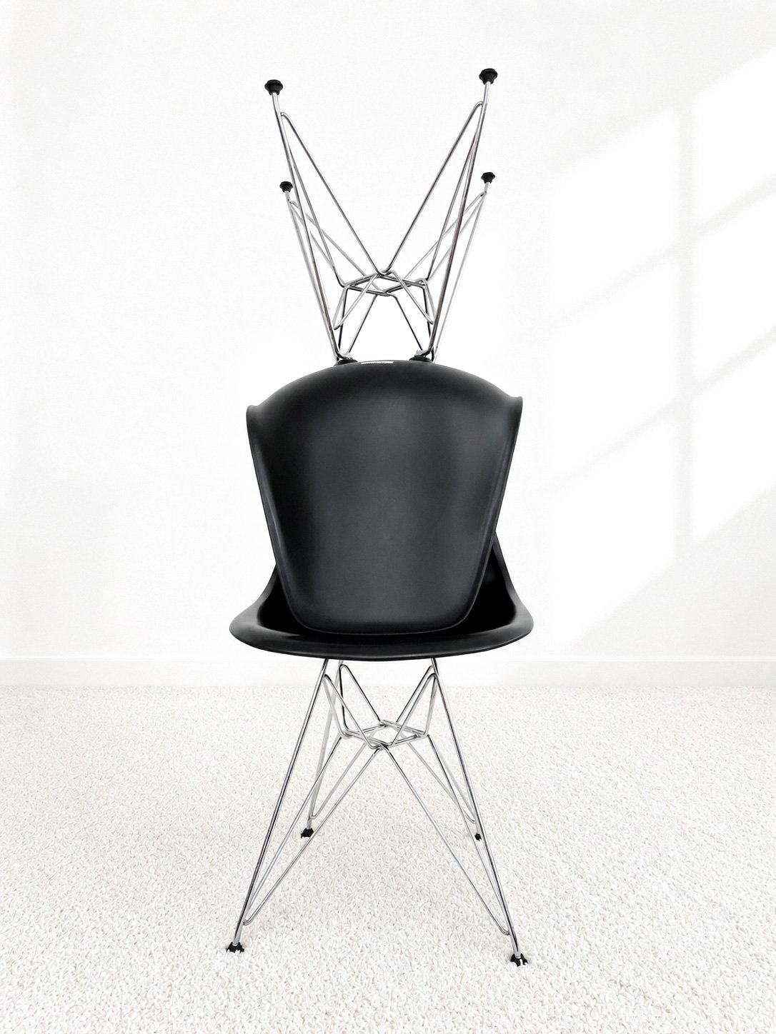 Sillas DSR de Vitra, diseñadas por Ray y Charles Eames. Monda Lironda Vintage