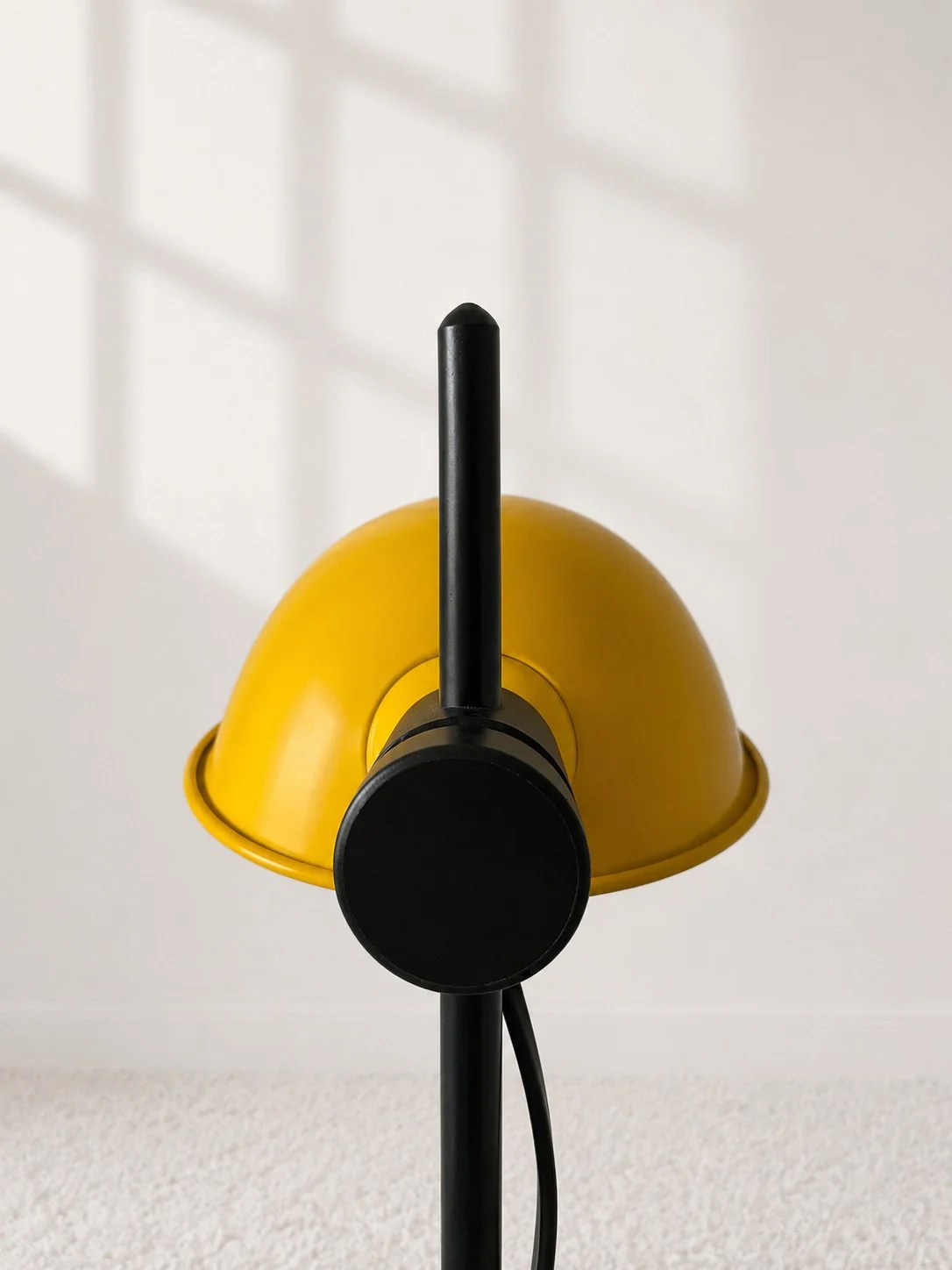 Lámpara de mesa modelo Mod amarilla. Años 80. Monda Lironda Vintage