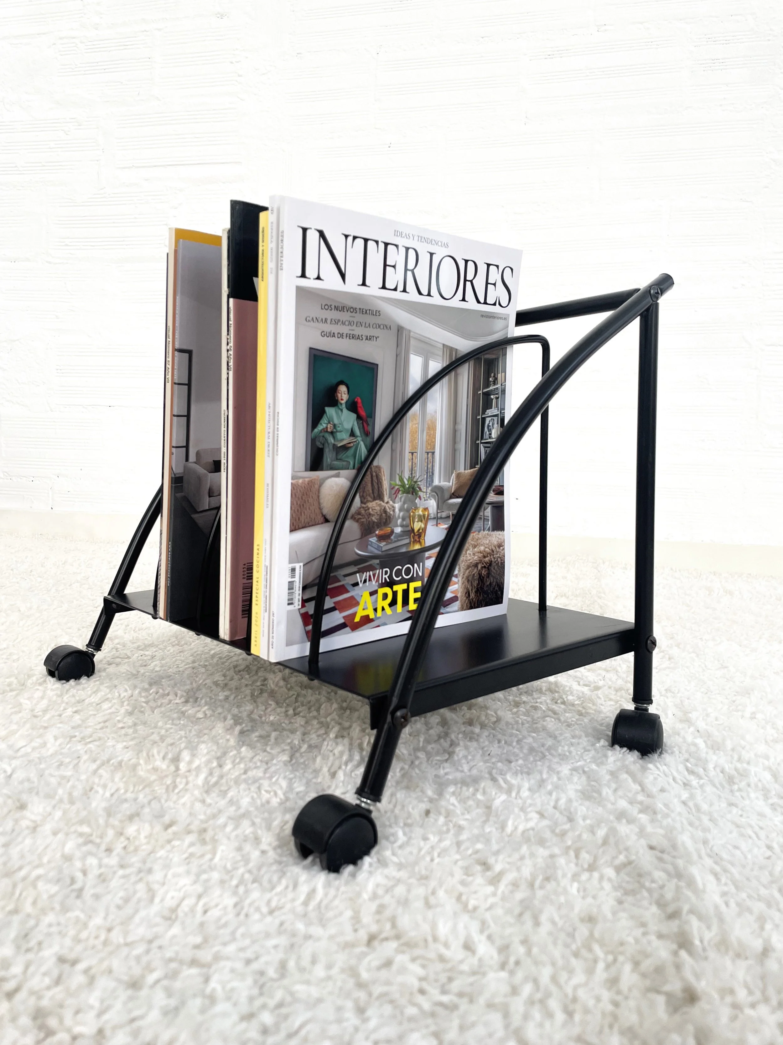 Revistero / soporte para vinilos con ruedas. 90s. Monda Lironda Vintage