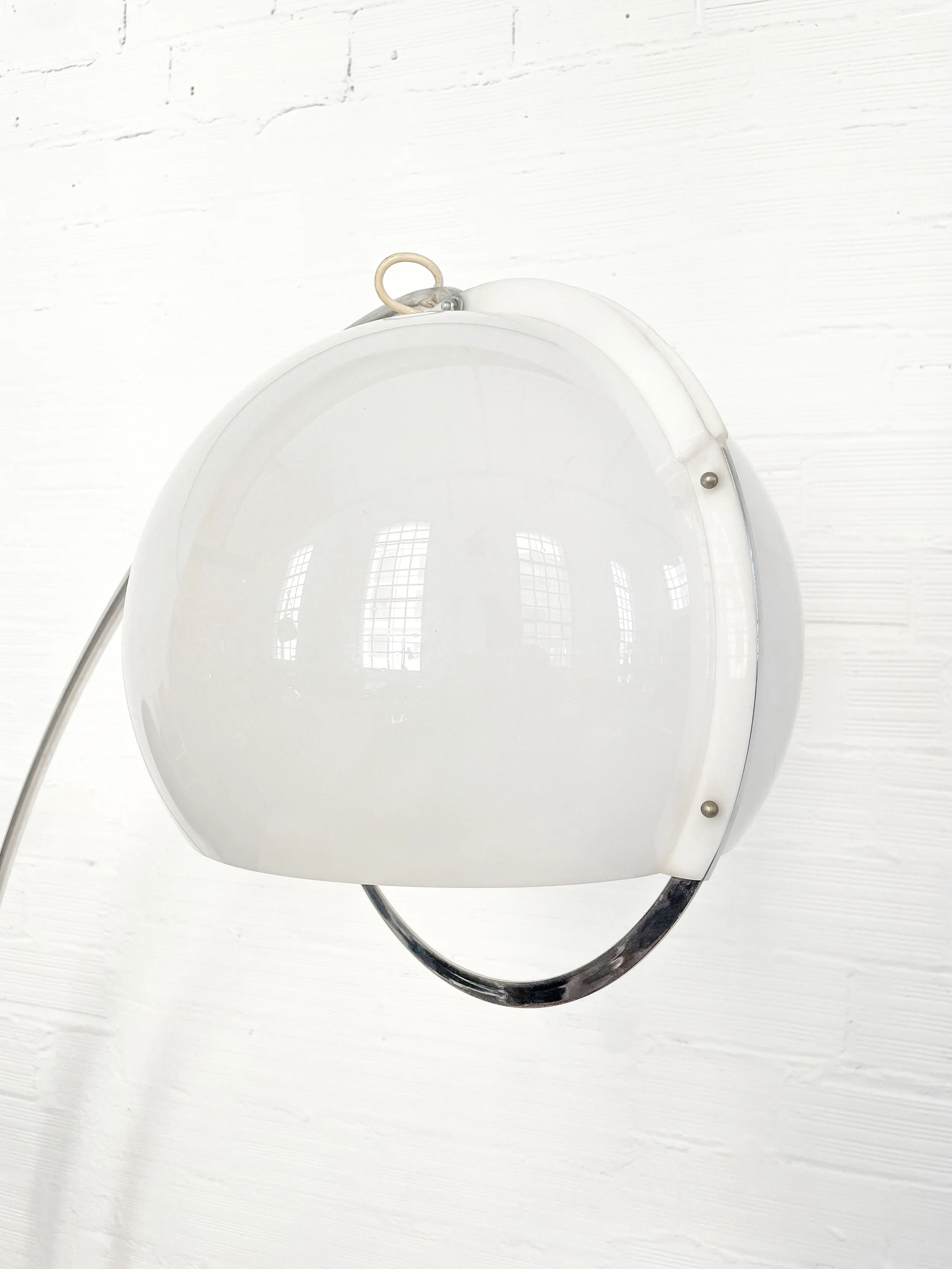 Lámpara de arco modelo Bow de Guzzini, Italia, circa años 60. Monda Lironda Vintage