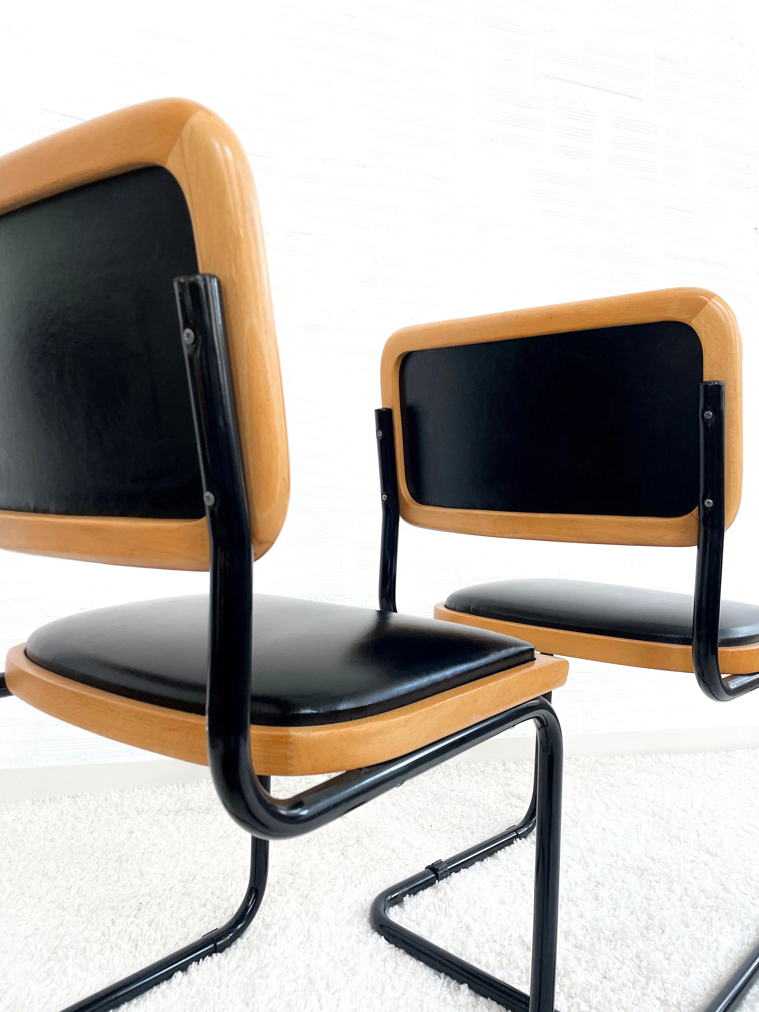 Silla Cesca B32. Tapizada y estructura lacada. Monda Lironda Vintage