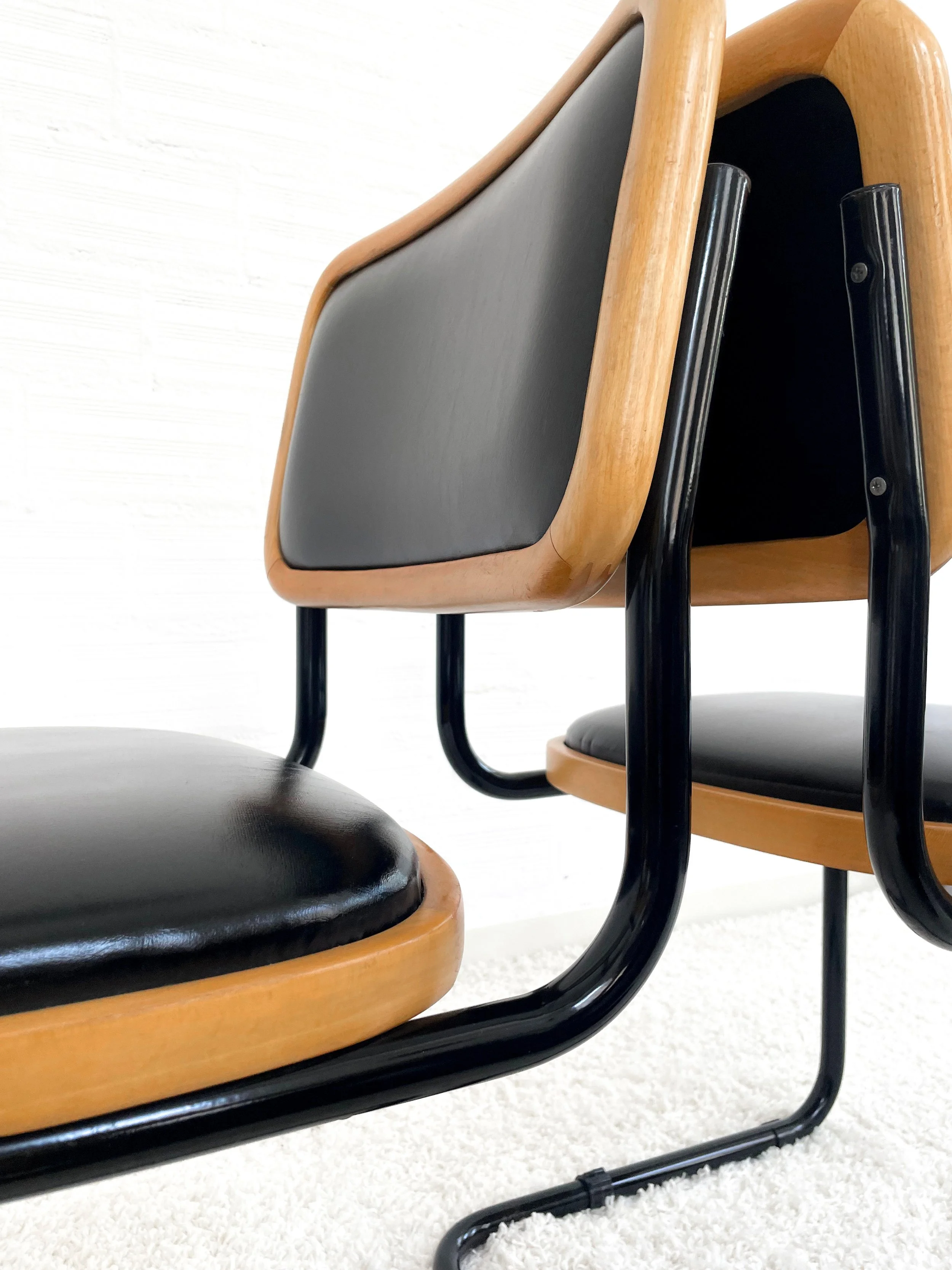 Silla Cesca B32. Tapizada y estructura lacada. Monda Lironda Vintage