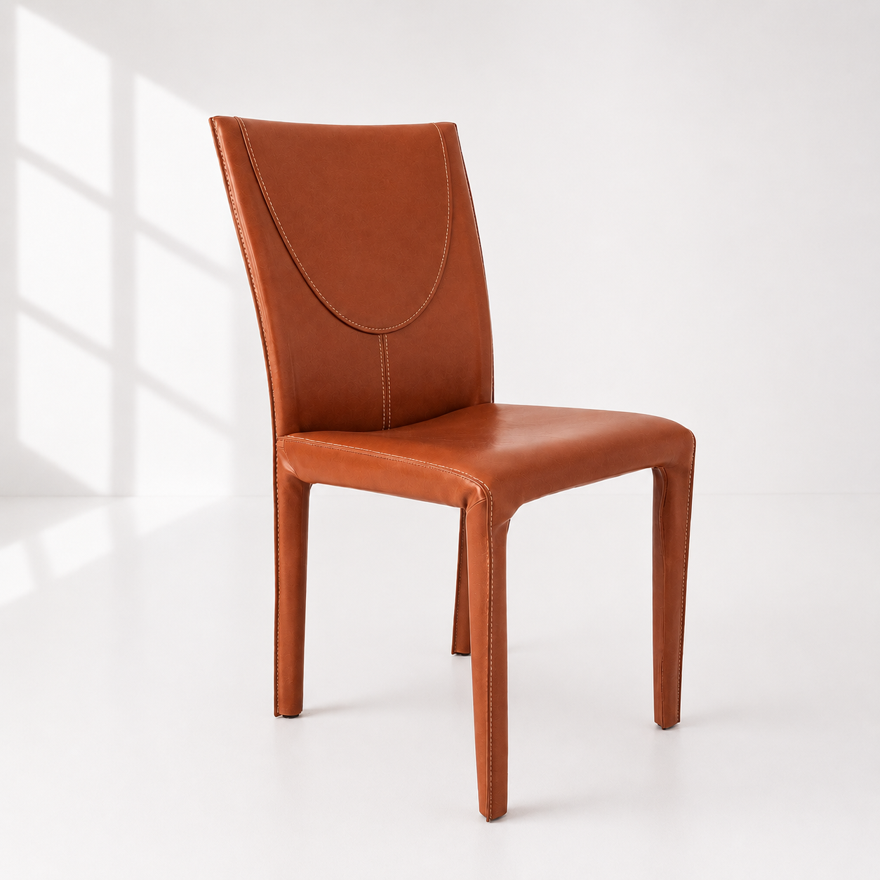 Silla de cuero Arper. Monda Lironda Vintage