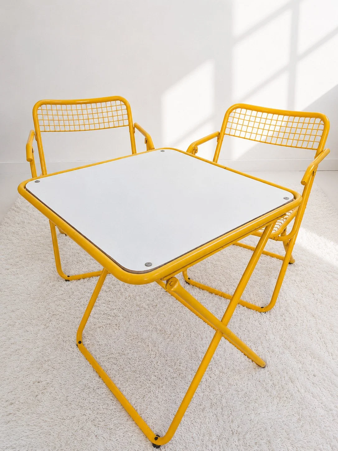 Set de mesa y dos sillas. Federico Giner. España 70s. Monda Lironda Vintage