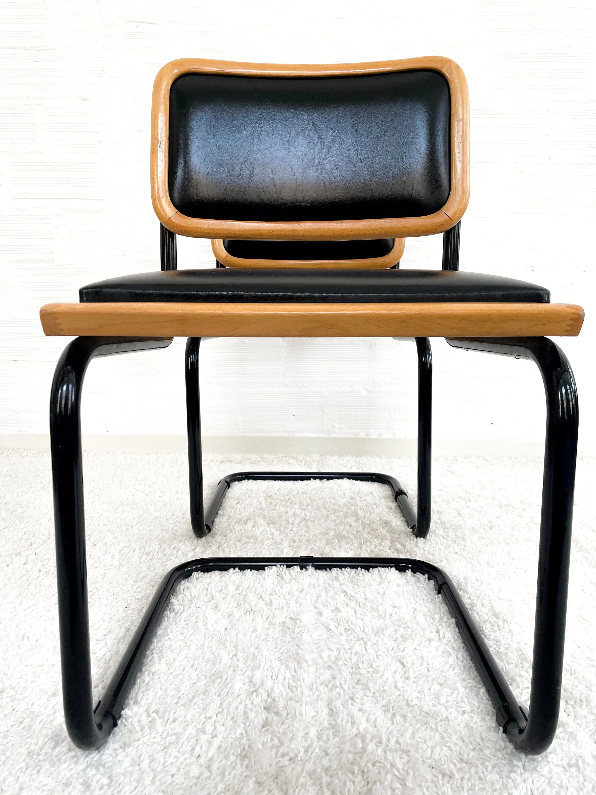 Silla Cesca B32. Tapizada y estructura lacada. Monda Lironda Vintage