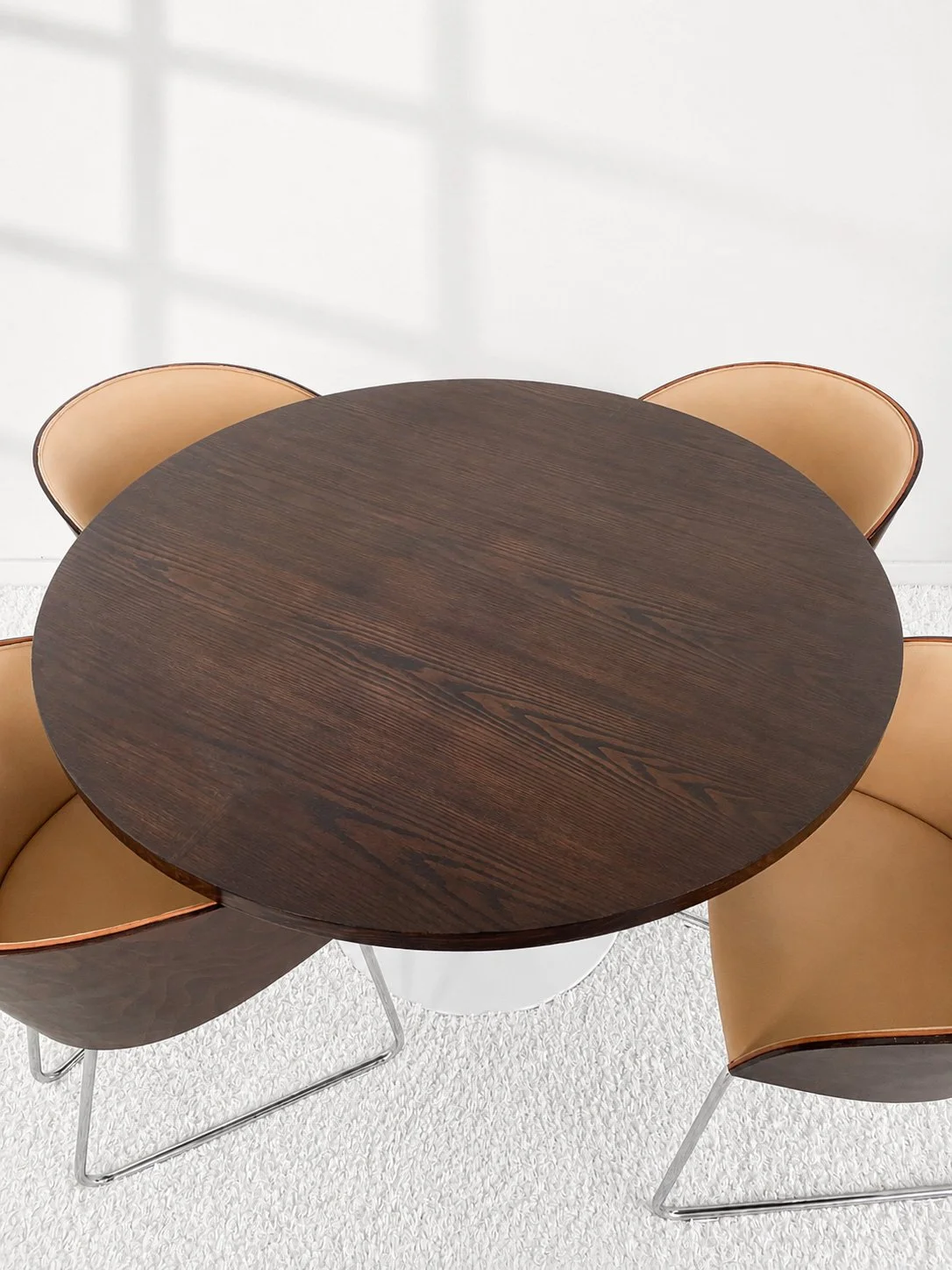 Mesa comedor vintage. Sobre de madera. Pie Tulip. Monda Lironda Vintage