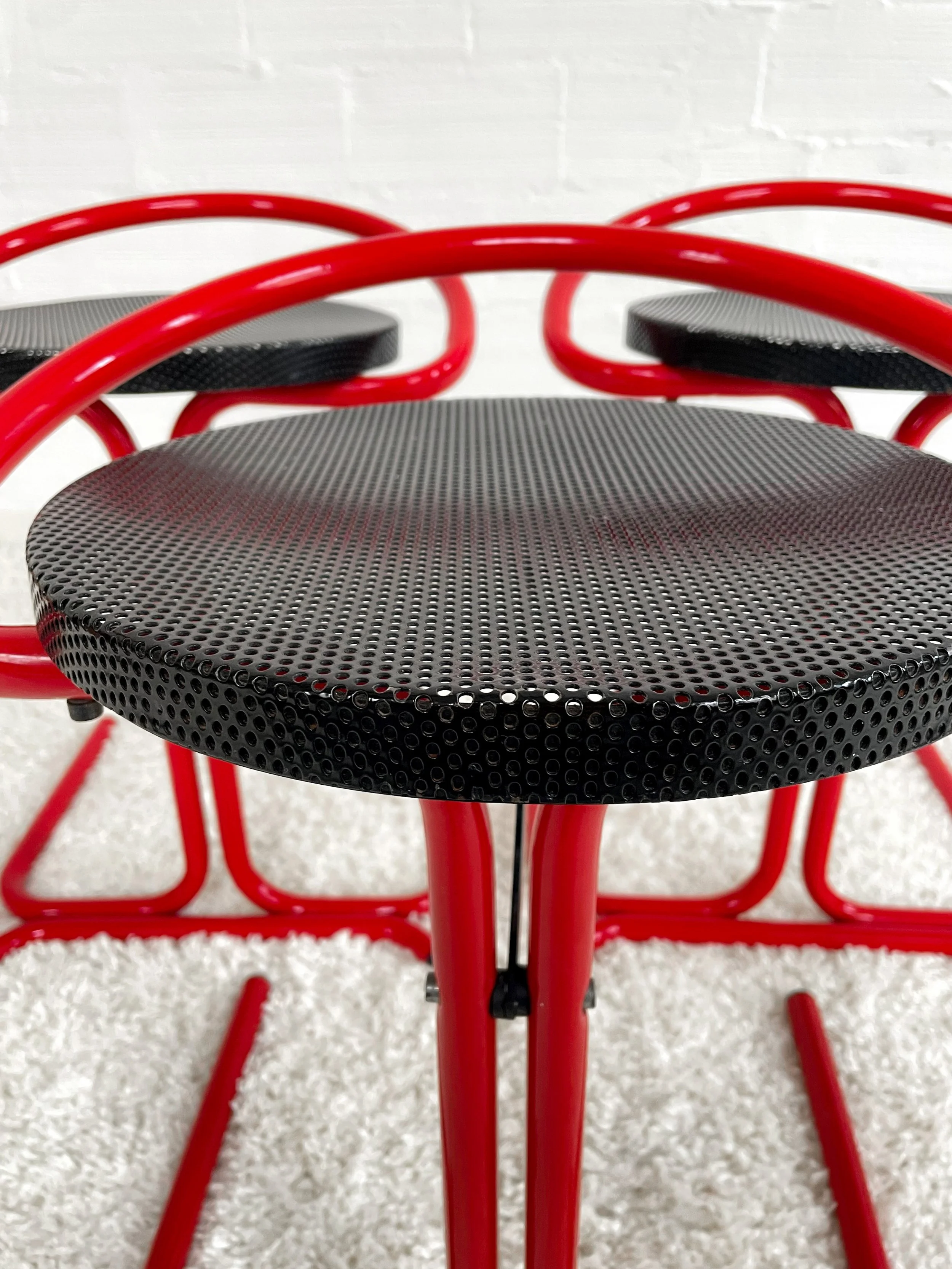 Taburetes postmodernos 80s