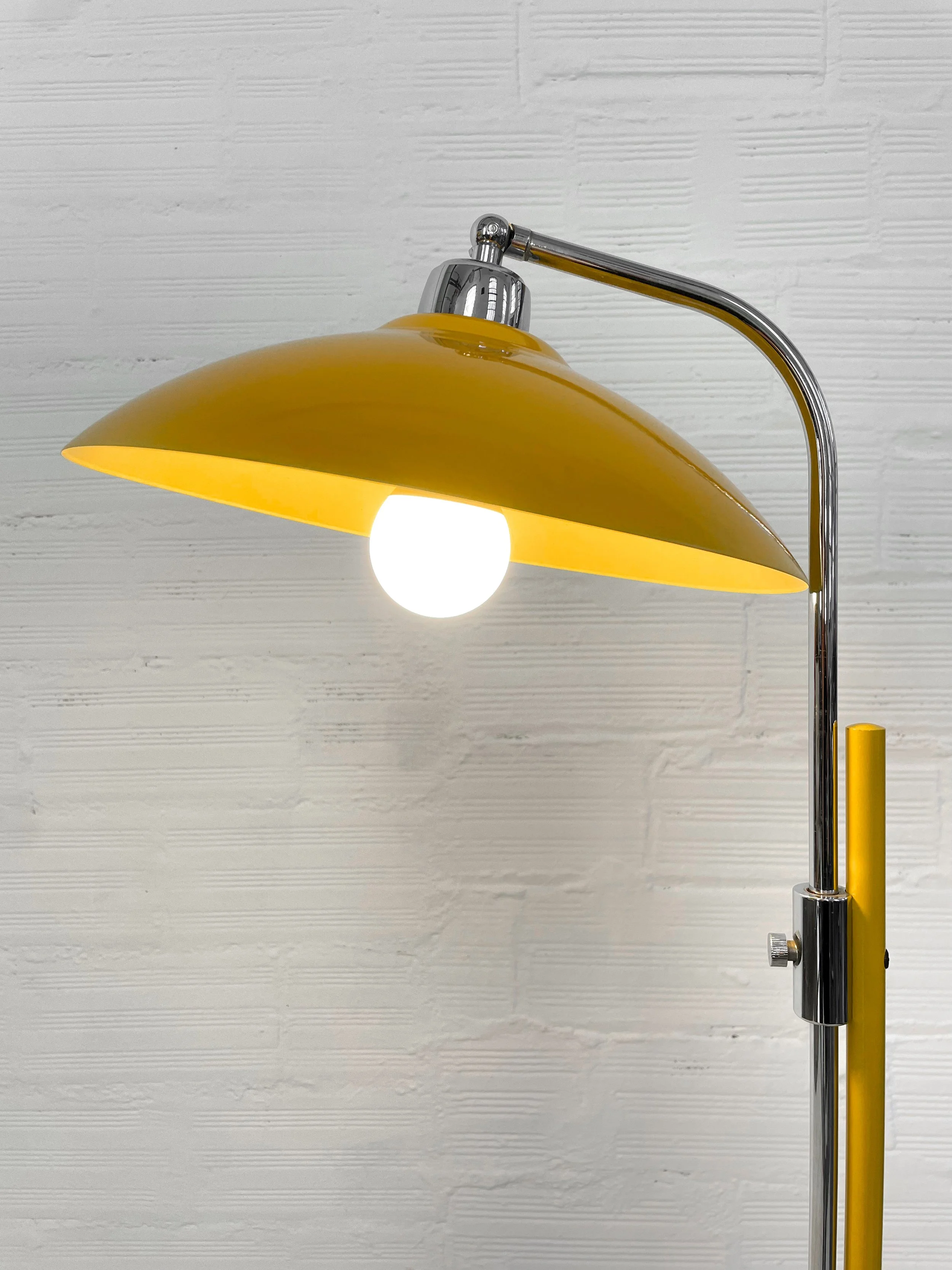 Lámpara de pie estilo Kurt Versen. 60s. Monda Lironda Vintage