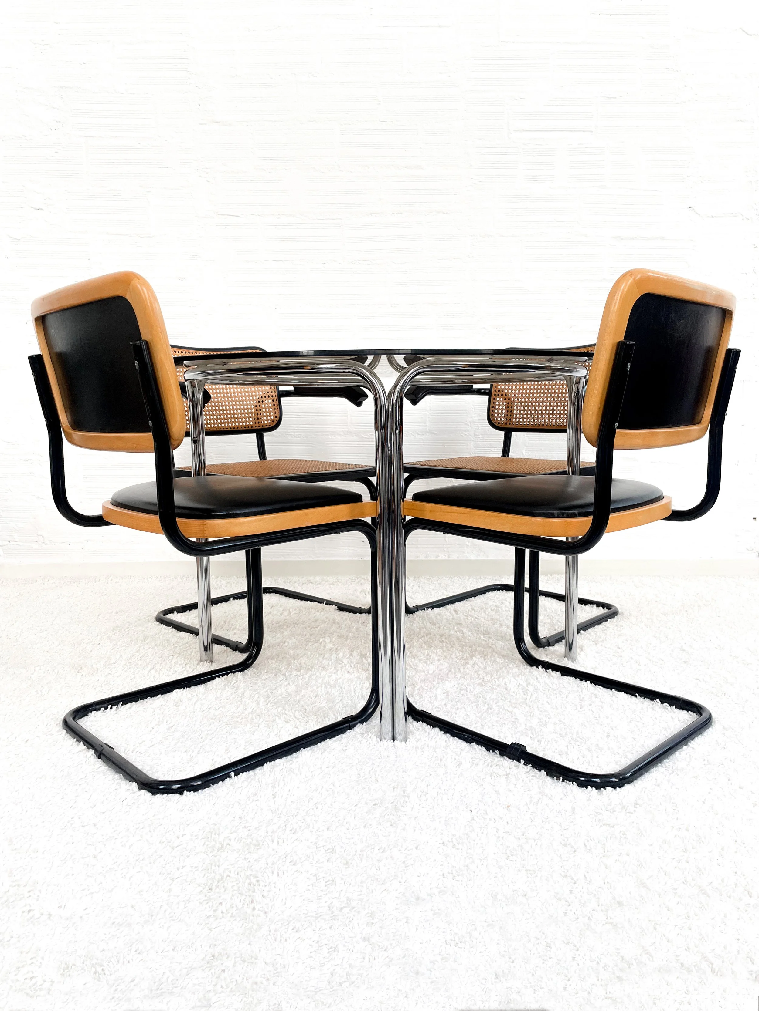 Silla Cesca B32. Estructura lacada en negro. Monda Lironda Vintage