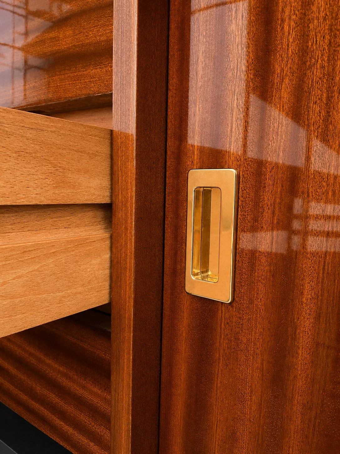 Aparador Mid-Century chapado en palisandro. Monda Lironda Vintage