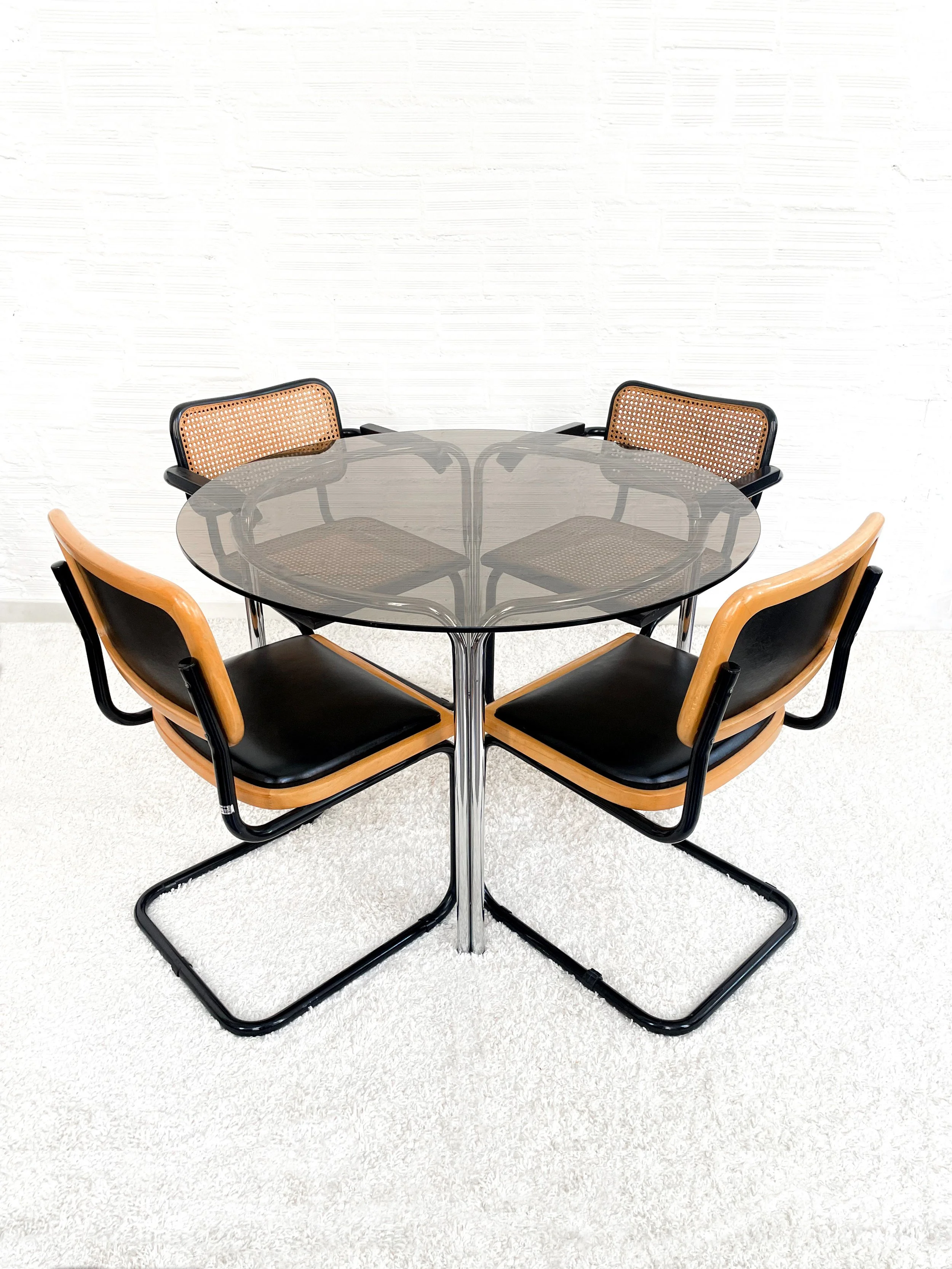 Silla Cesca B32. Estructura lacada en negro. Monda Lironda Vintage