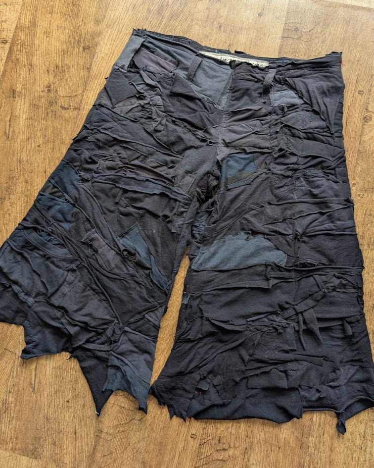 Black Mummy Rag Flared 3/4 Shorts