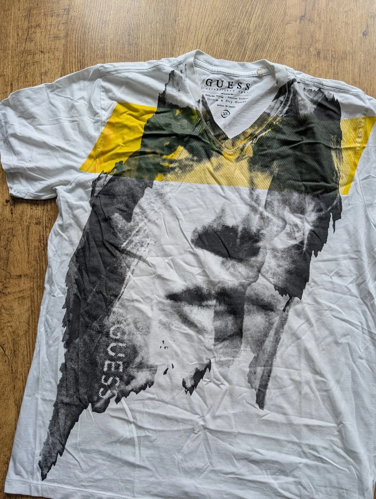 Guess Avant Garde Style Graphic T-Shirt