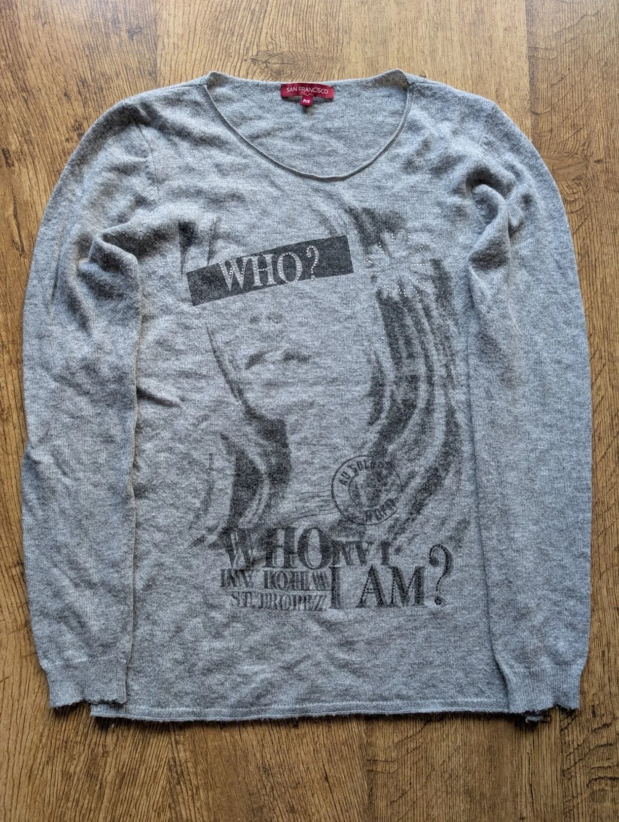 Who Am I ? Long Sleeve Shirt