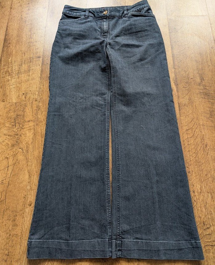 Contrast Wide Cut Denim Jeans