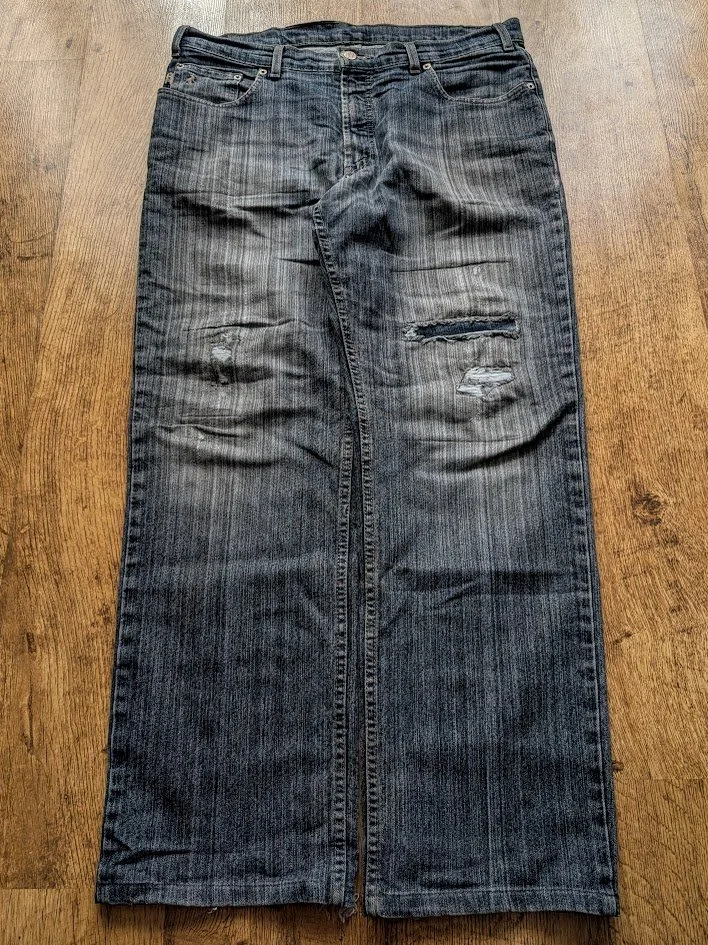Lois Repaired Distressed Jeans