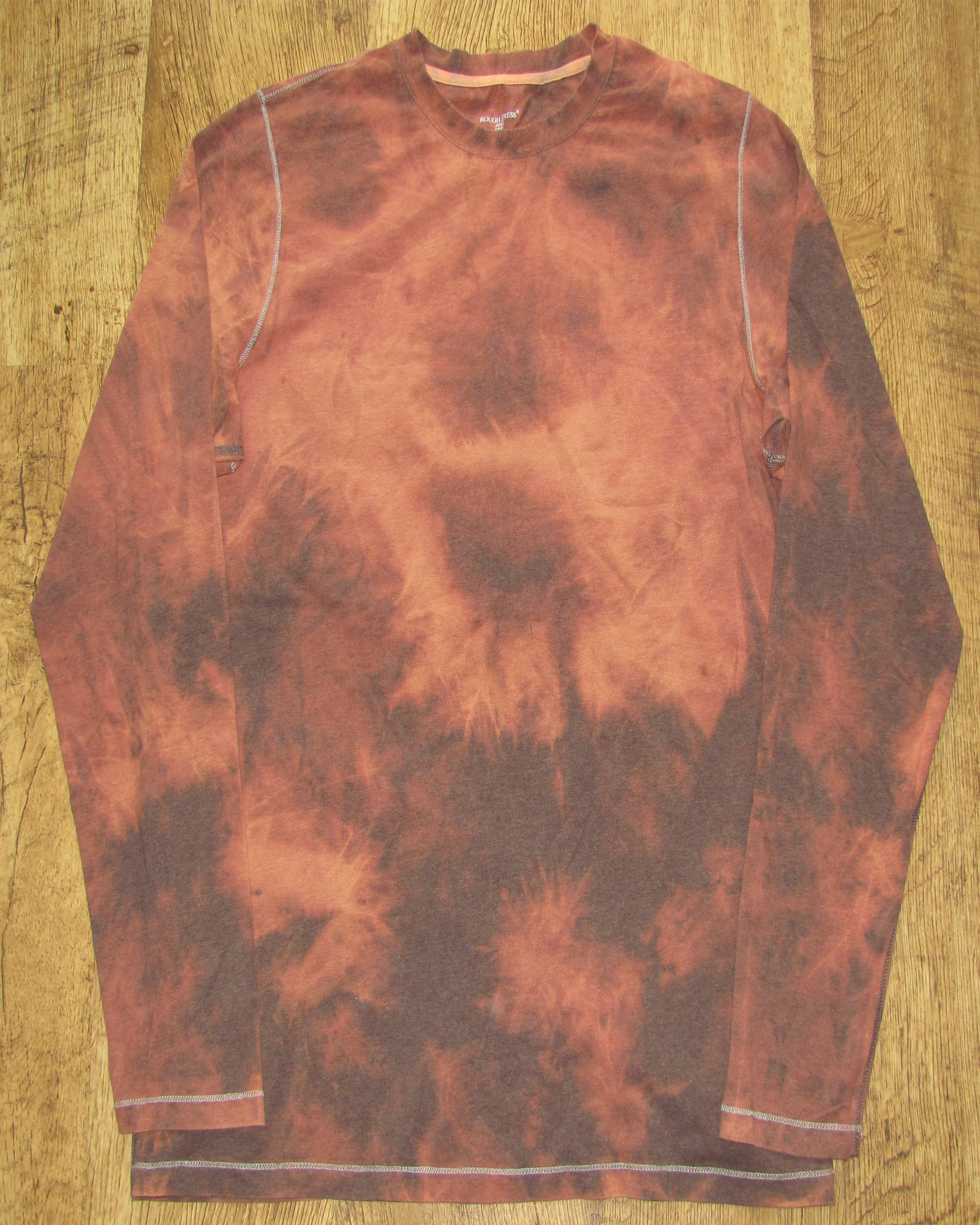 Medium black long sleeve0.png