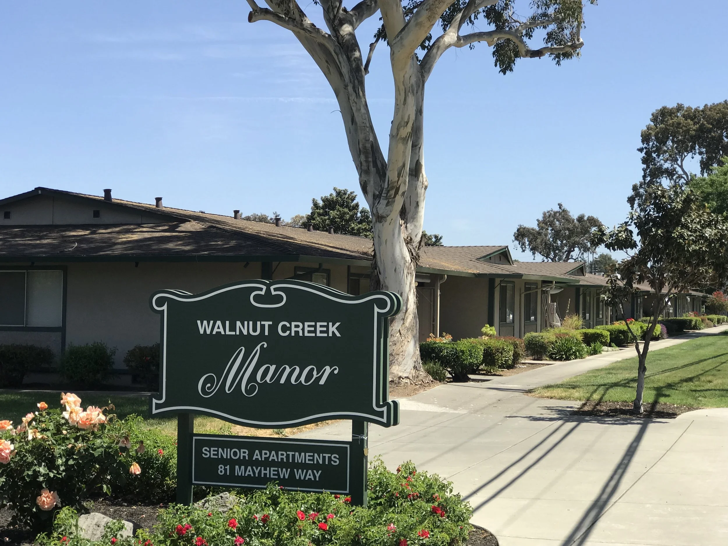 Exterior Commercial 425 Units Walnut Creek Manor.jpg