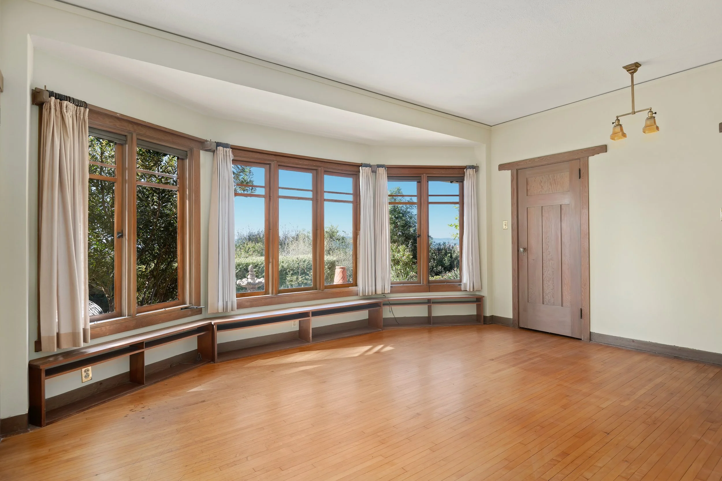 34 - Bedroom 2.jpg