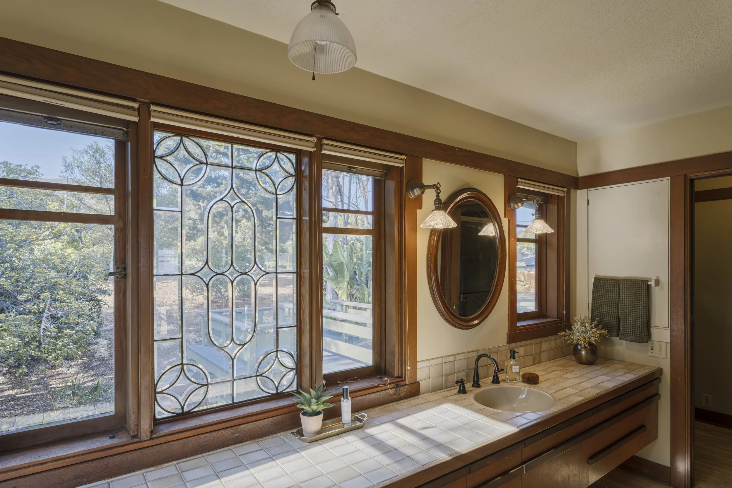 Master Bathroom - 01.jpg