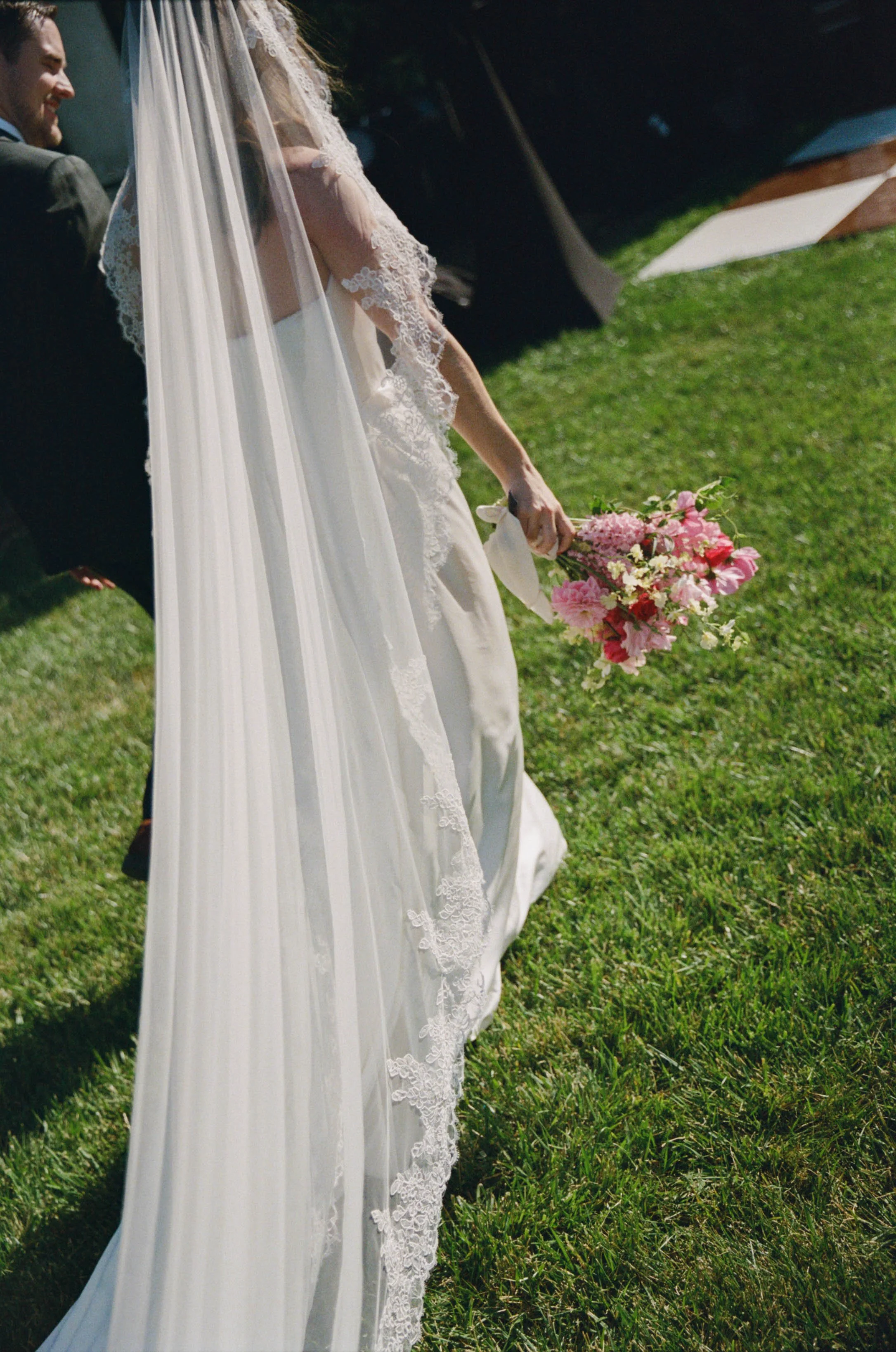 JULIEJORDAN_BROOKEANDJOSH_GRAMMVINEYARD_PREVIEW-50.jpg
