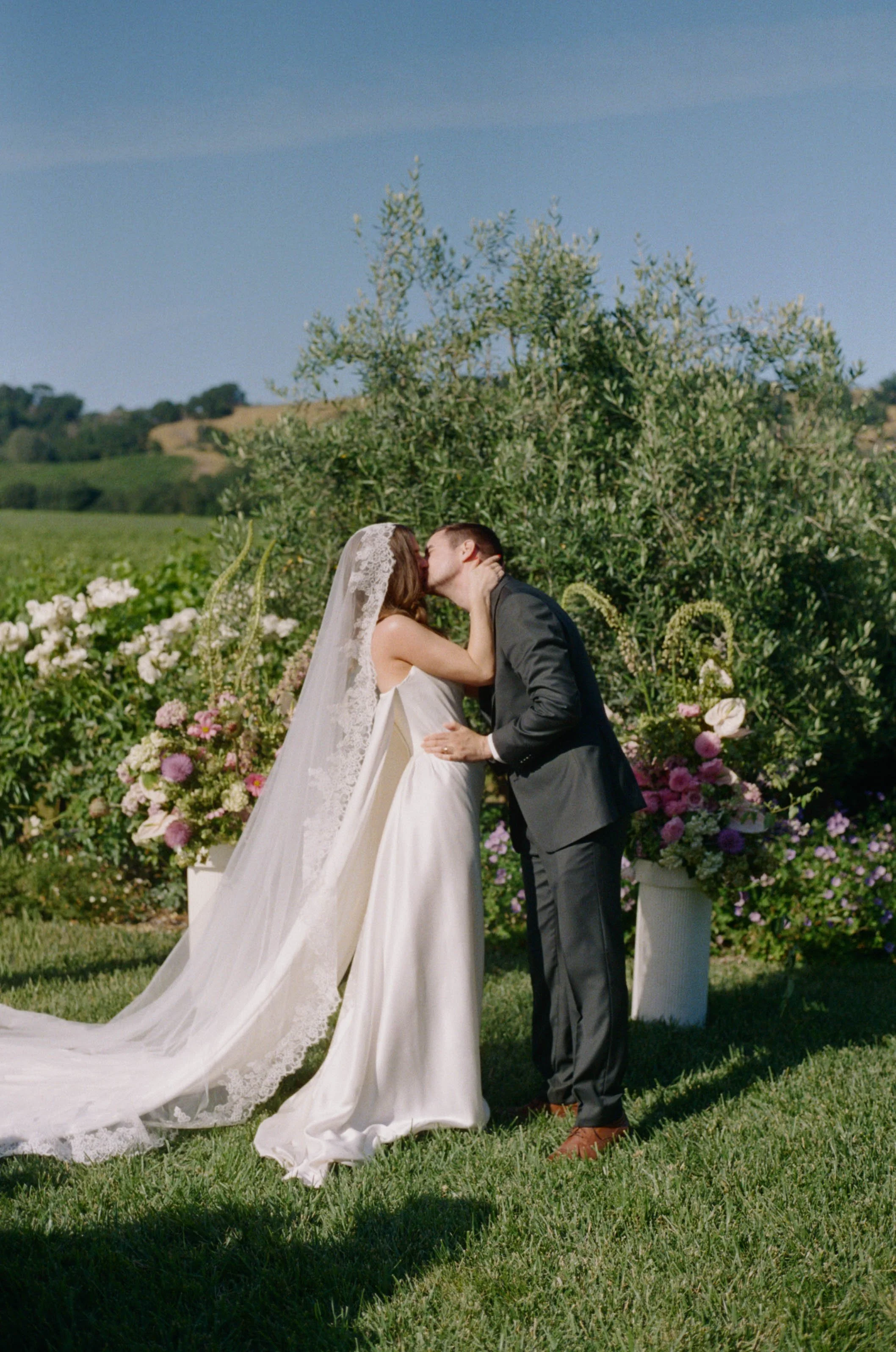 JULIEJORDAN_BROOKEANDJOSH_GRAMMVINEYARD_PREVIEW-69.jpg