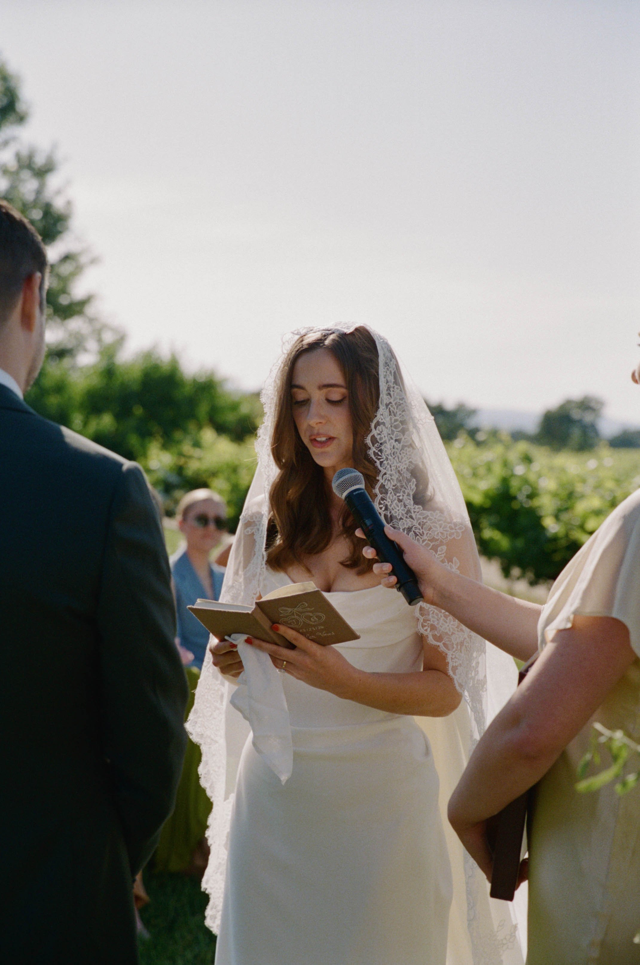 JULIEJORDAN_BROOKEANDJOSH_GRAMMVINEYARD_PREVIEW-66.jpg