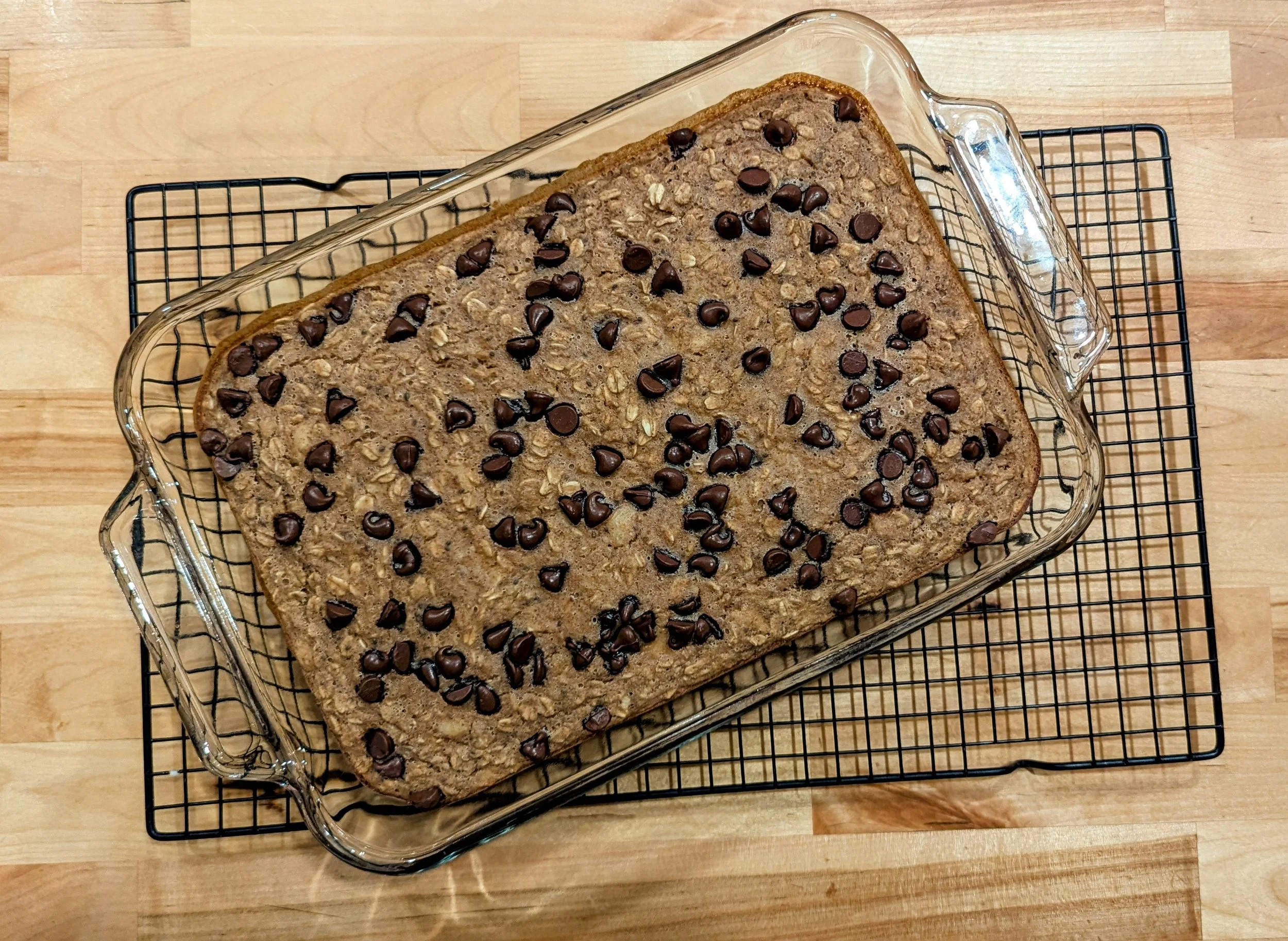 Protein Baked Oatmeal (kid friendly + mom-fueling!)