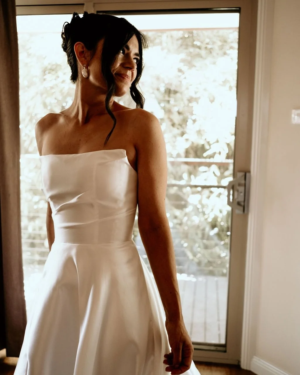 When the light hits just right ✨

Photographer @hello.ro.photography 
Location @thenestgundaroo 
Makeup @jacquiscottweddings 
Bride @ilonalauritz 

#bridalbabe #pictureperfect #jacquiscottmakeup #canberraweddings #canberramakeupartist