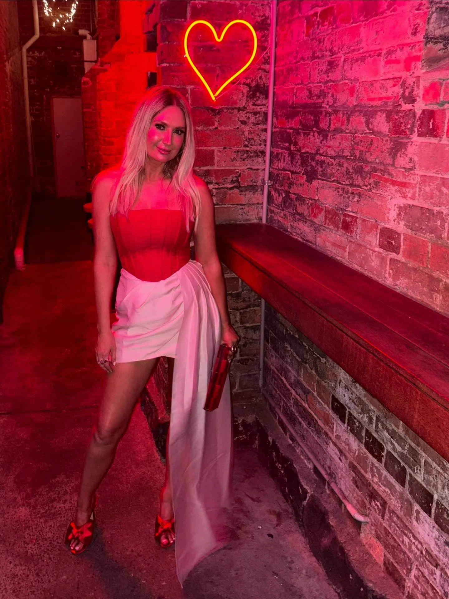 Red lights, summer nights ❤️&zwj;🔥

#melbournevibes #summerwedding