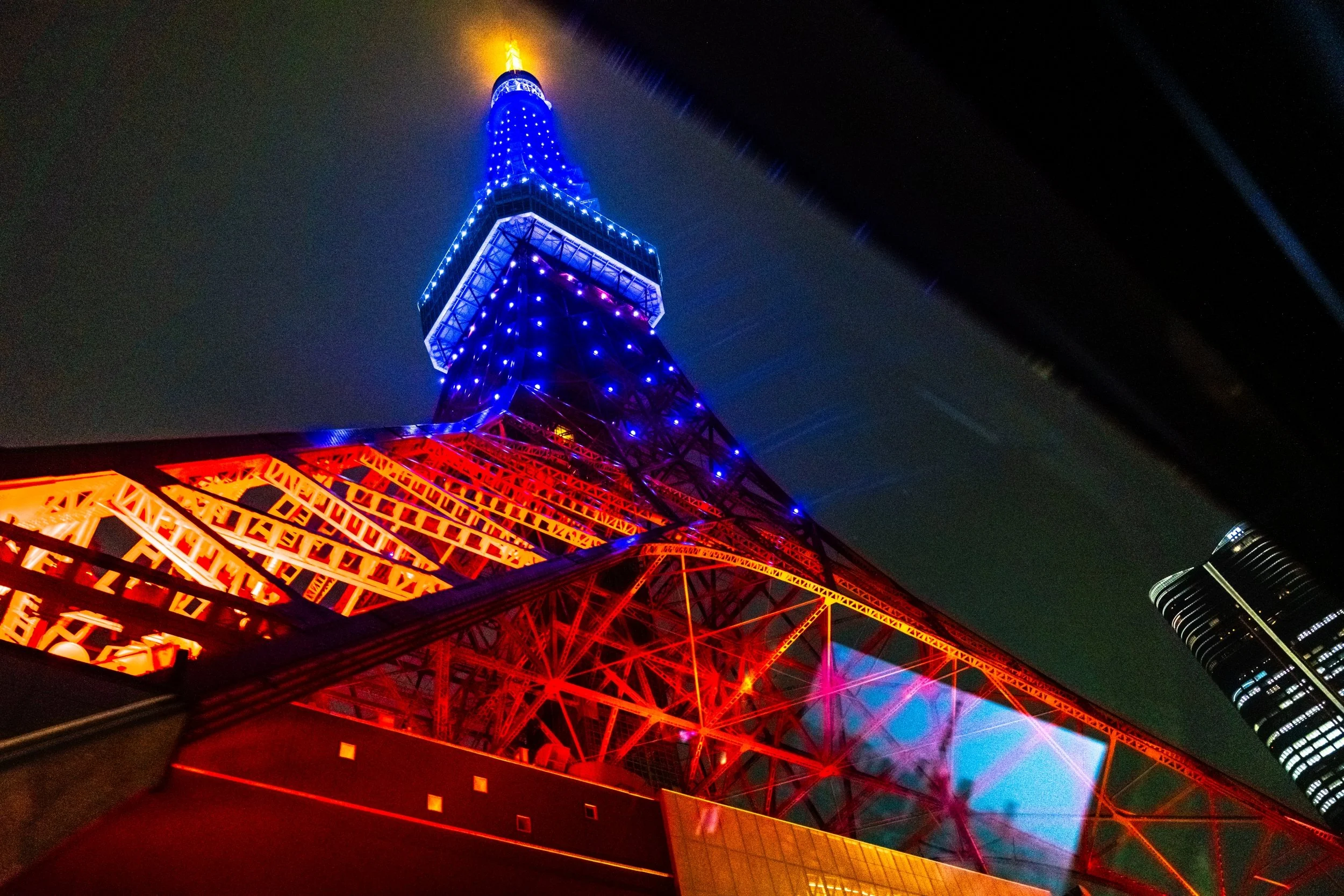 19-50-TOKYO-TAXI-BD.jpg