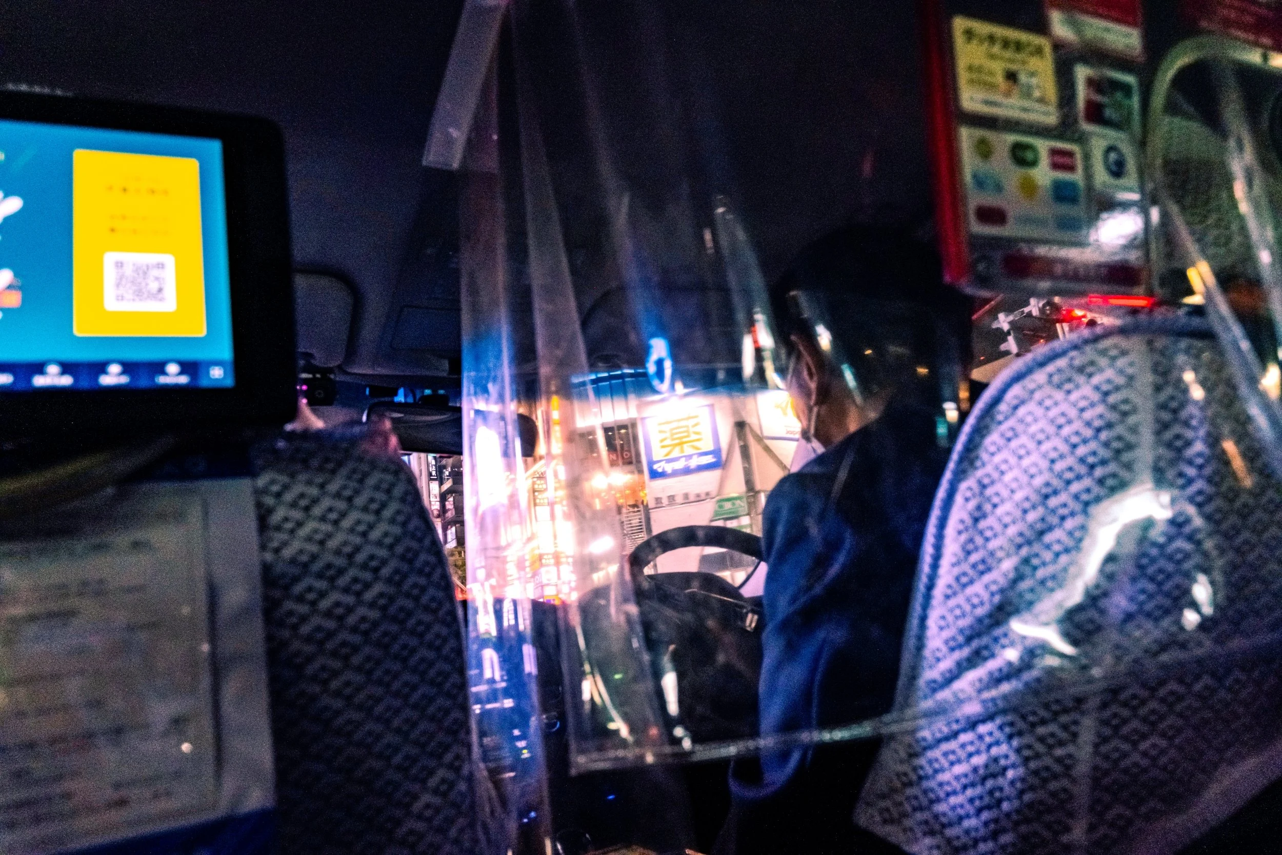 14-33-TOKYO-TAXI-BD.jpg