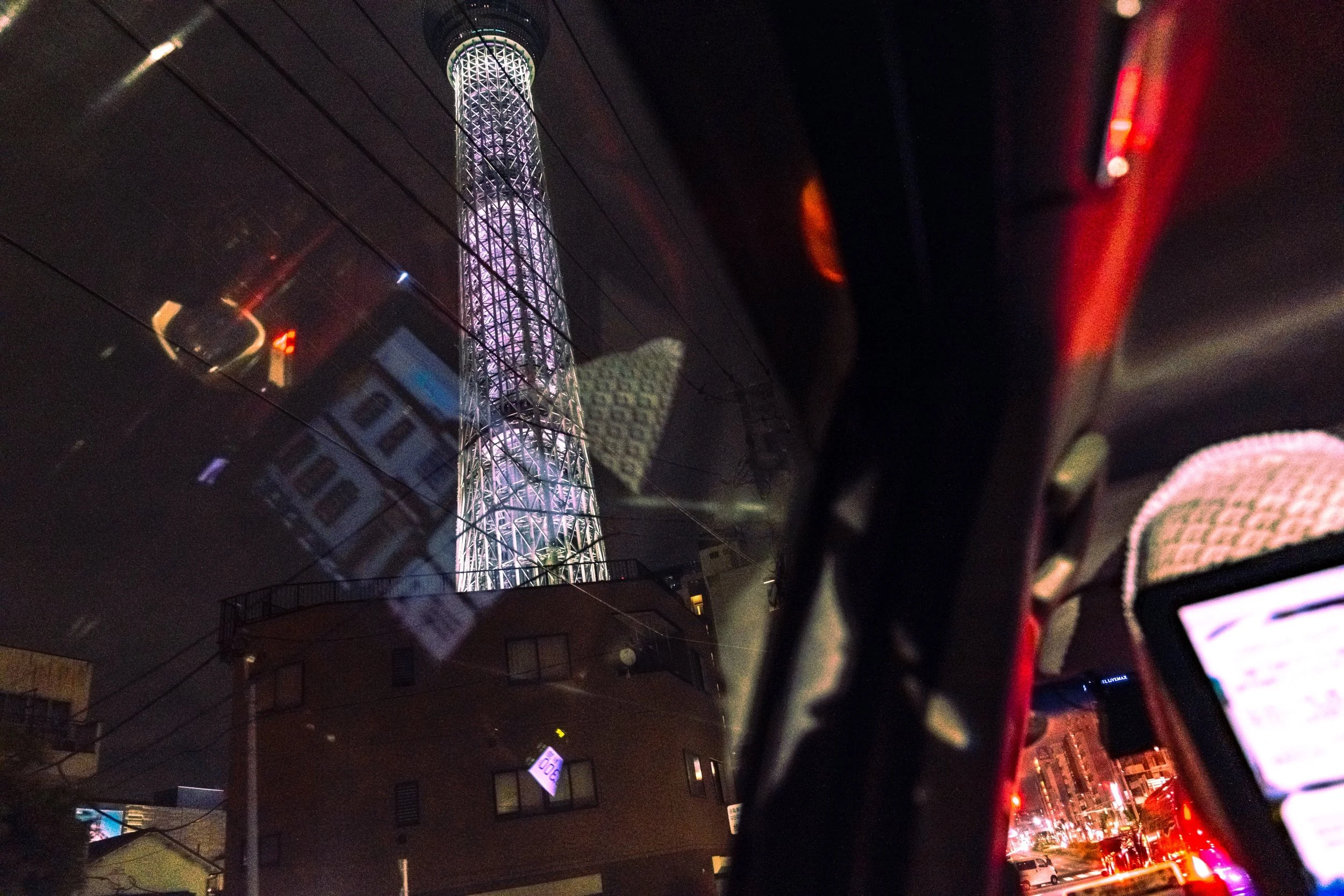 15-44-TOKYO-TAXI-BD.jpg